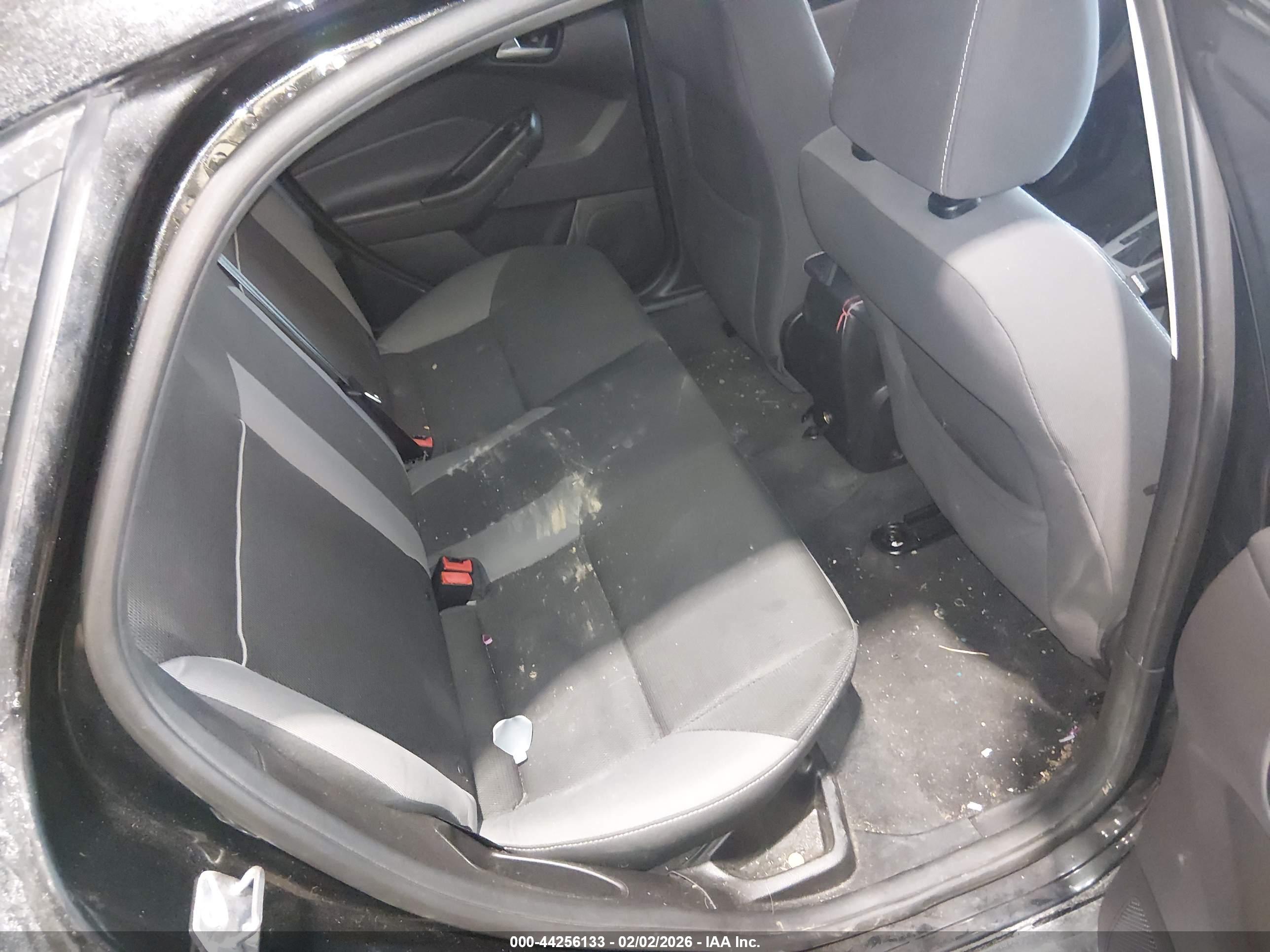 FORD FOCUS image 8