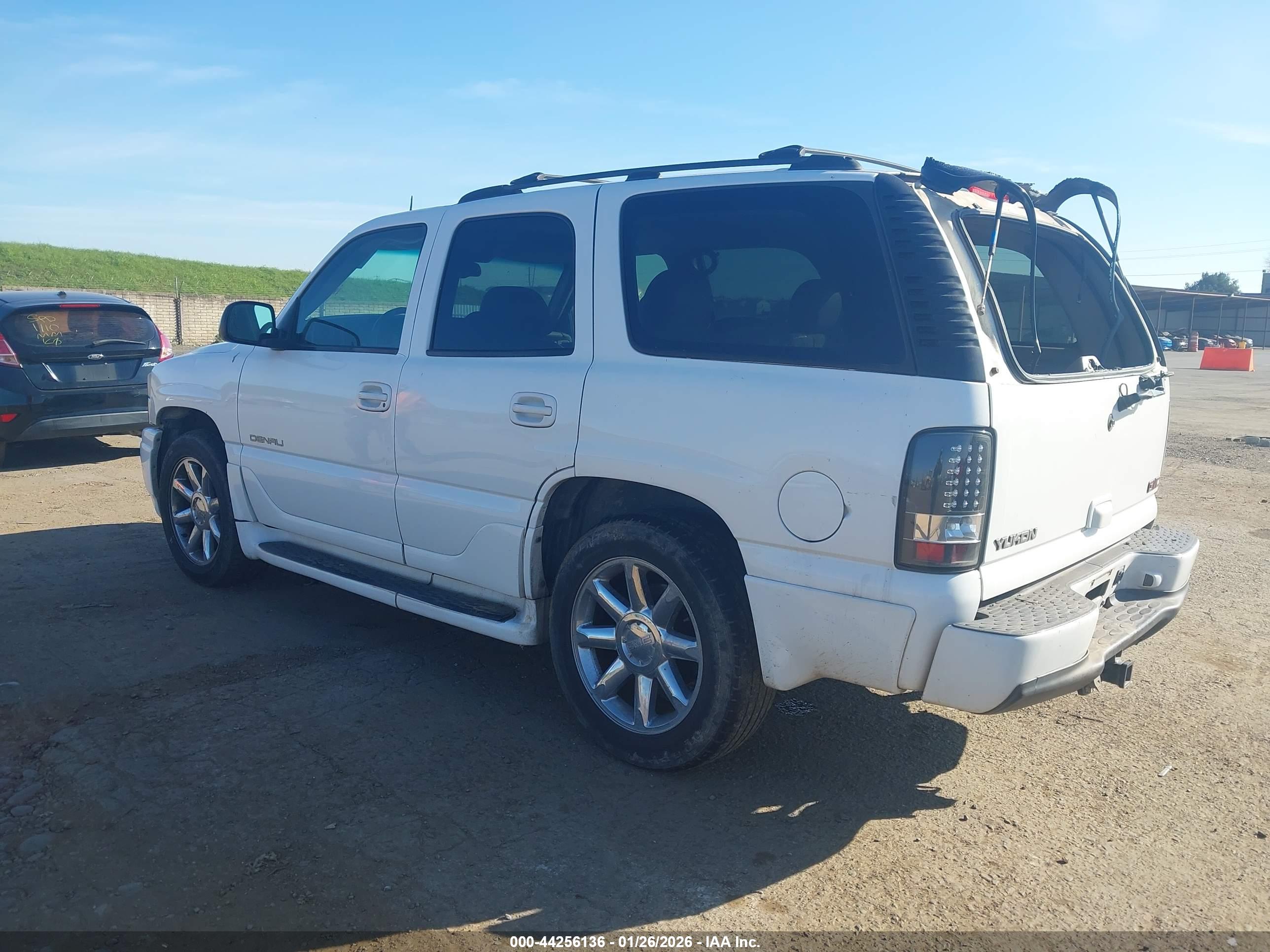 GMC YUKON image 3