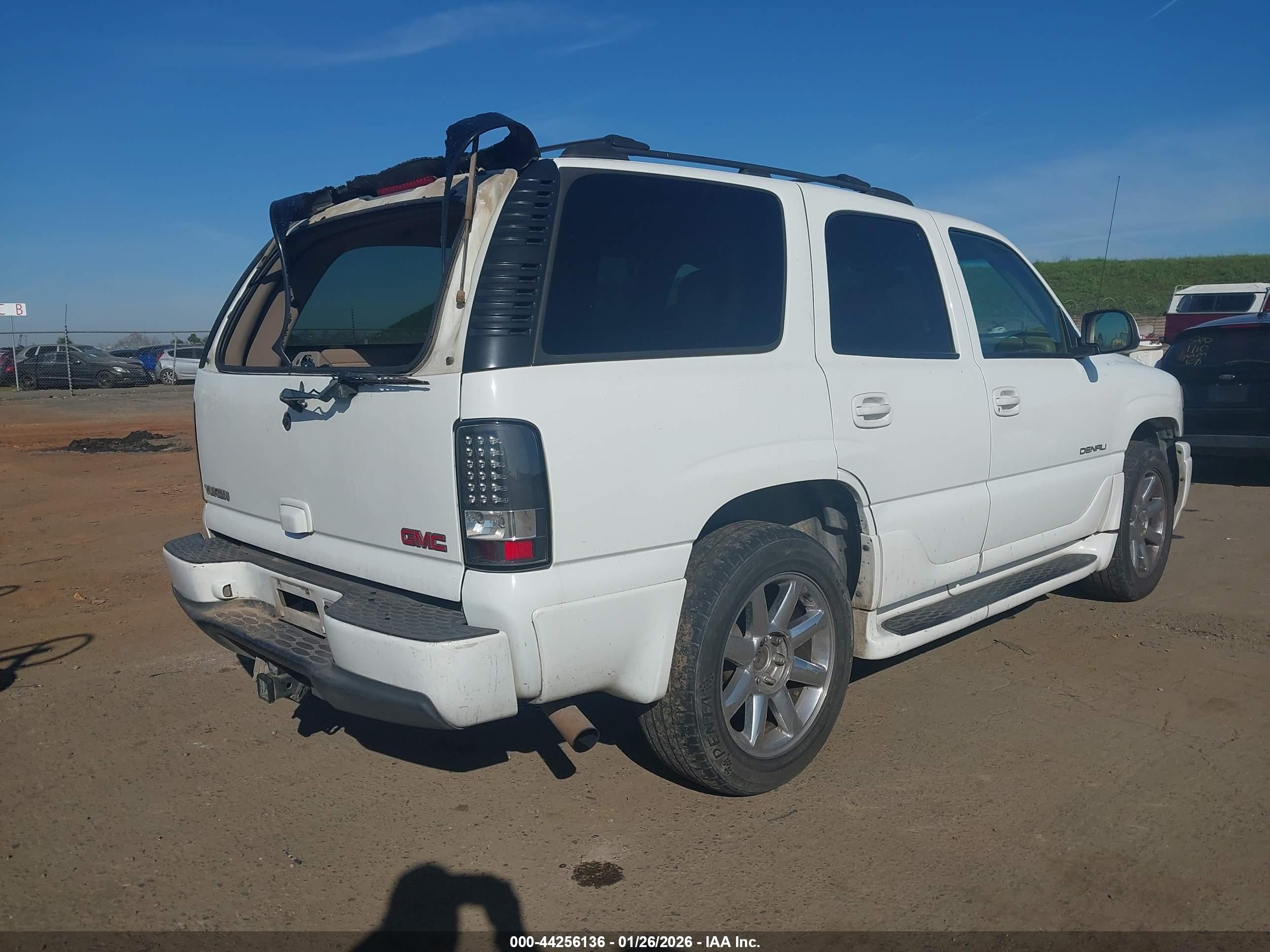 GMC YUKON image 4