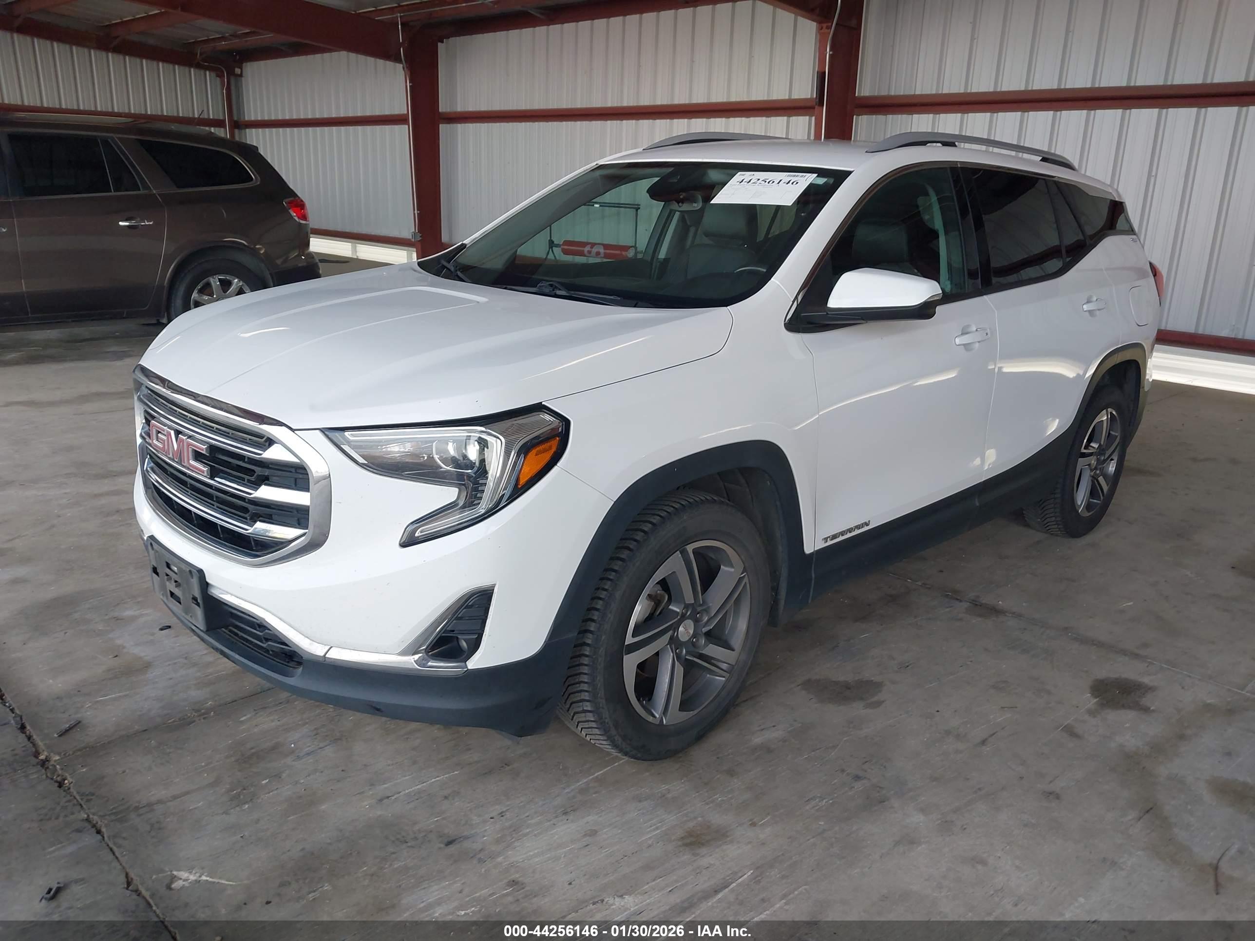GMC TERRAIN image 2