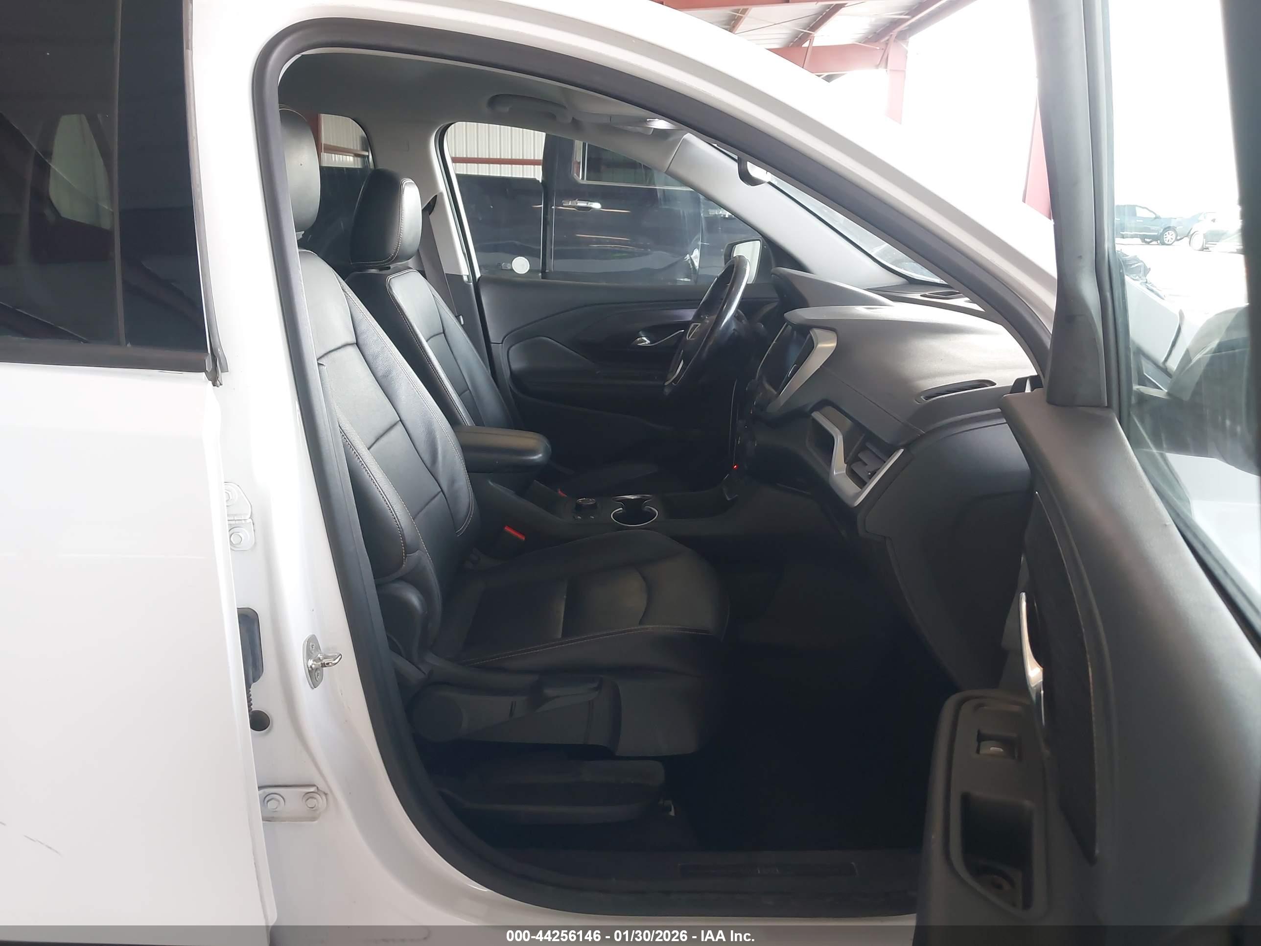 GMC TERRAIN image 5