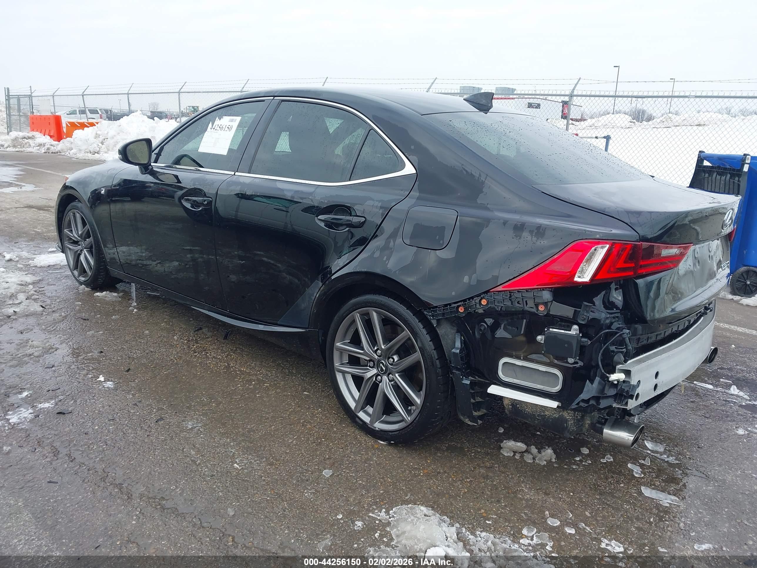 LEXUS IS image 3