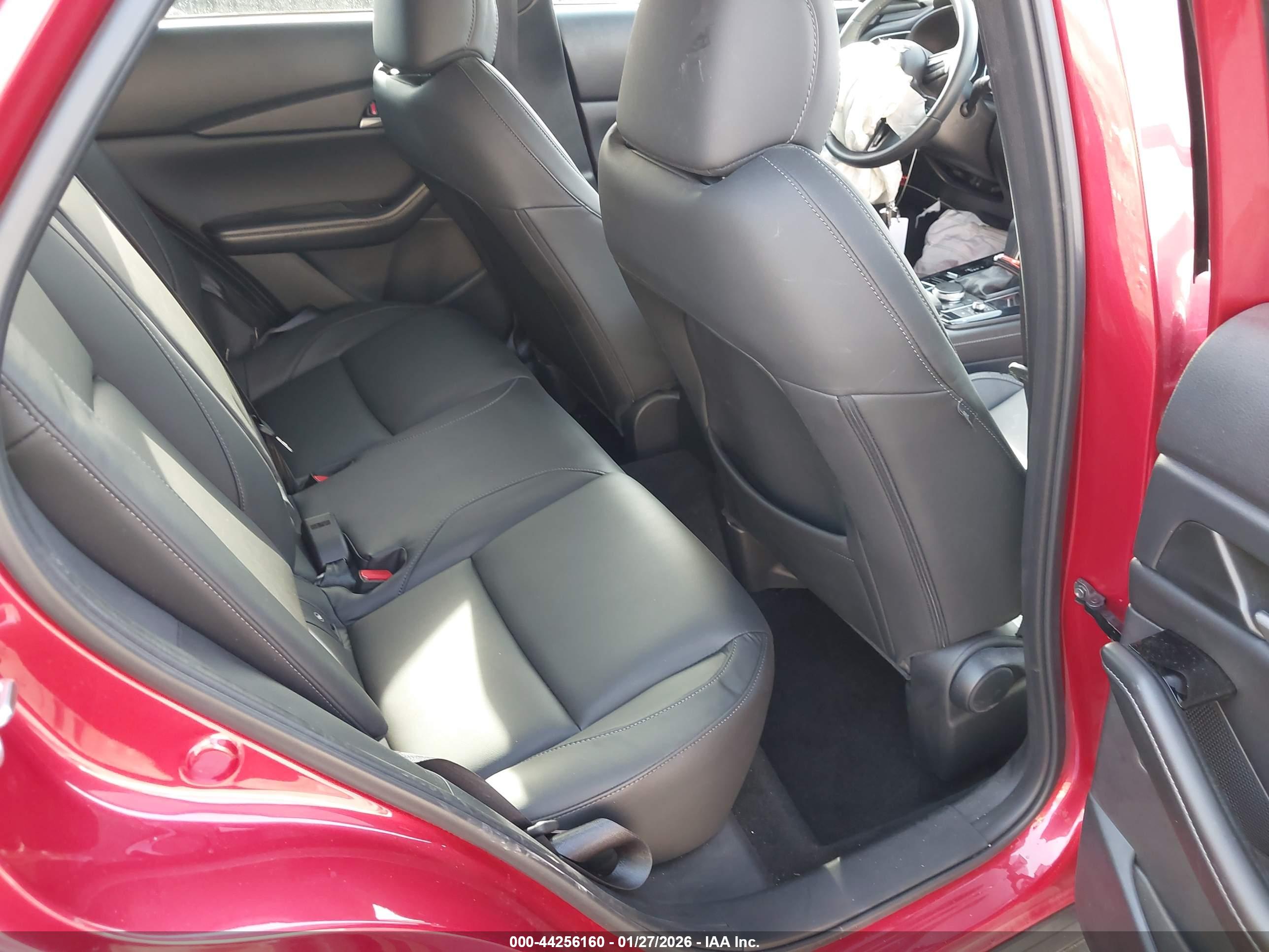 MAZDA CX-30 image 8