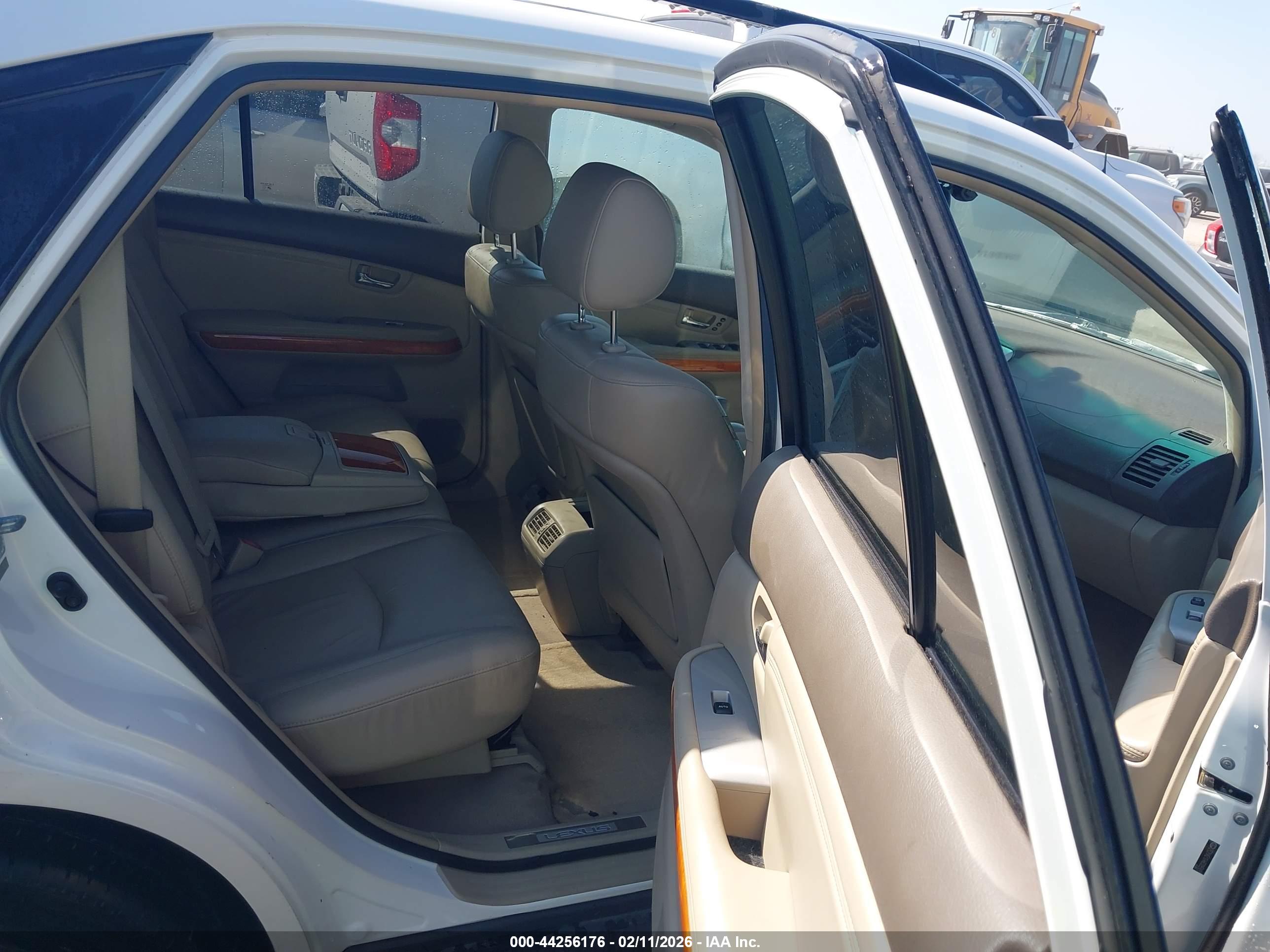 LEXUS RX image 8