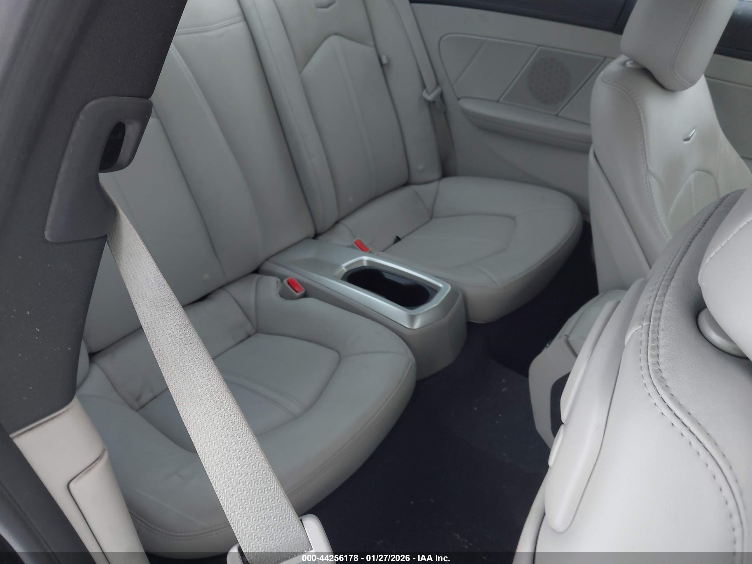 CADILLAC CTS image 8