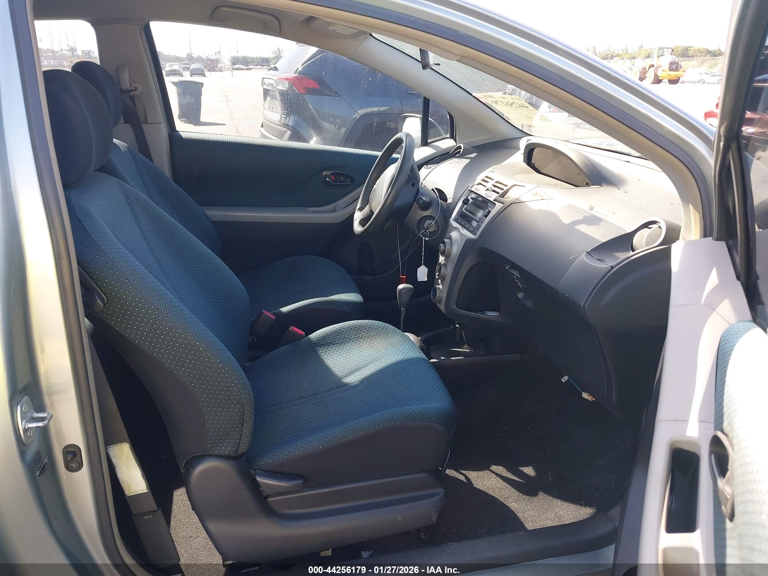 TOYOTA YARIS image 5