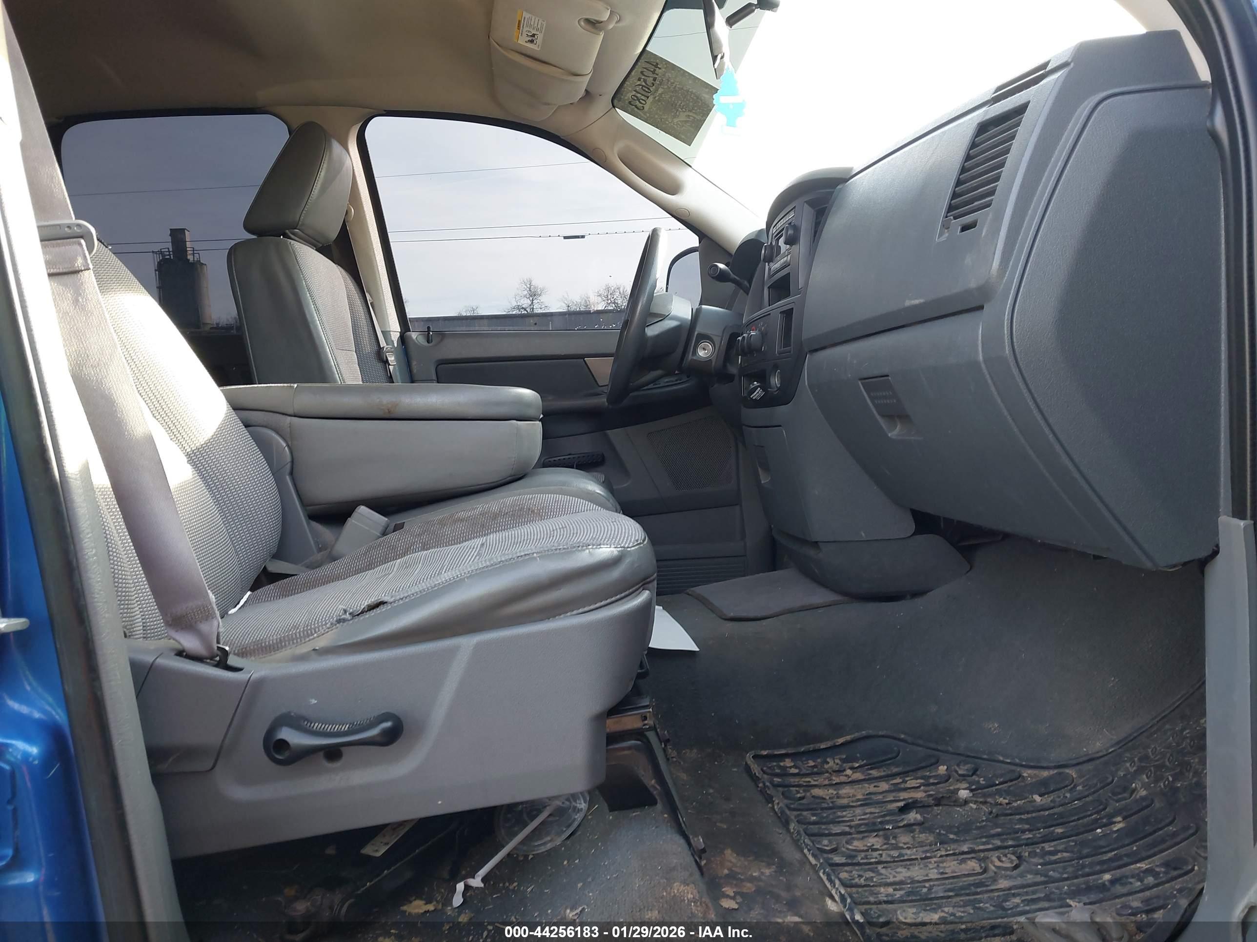 DODGE RAM image 5