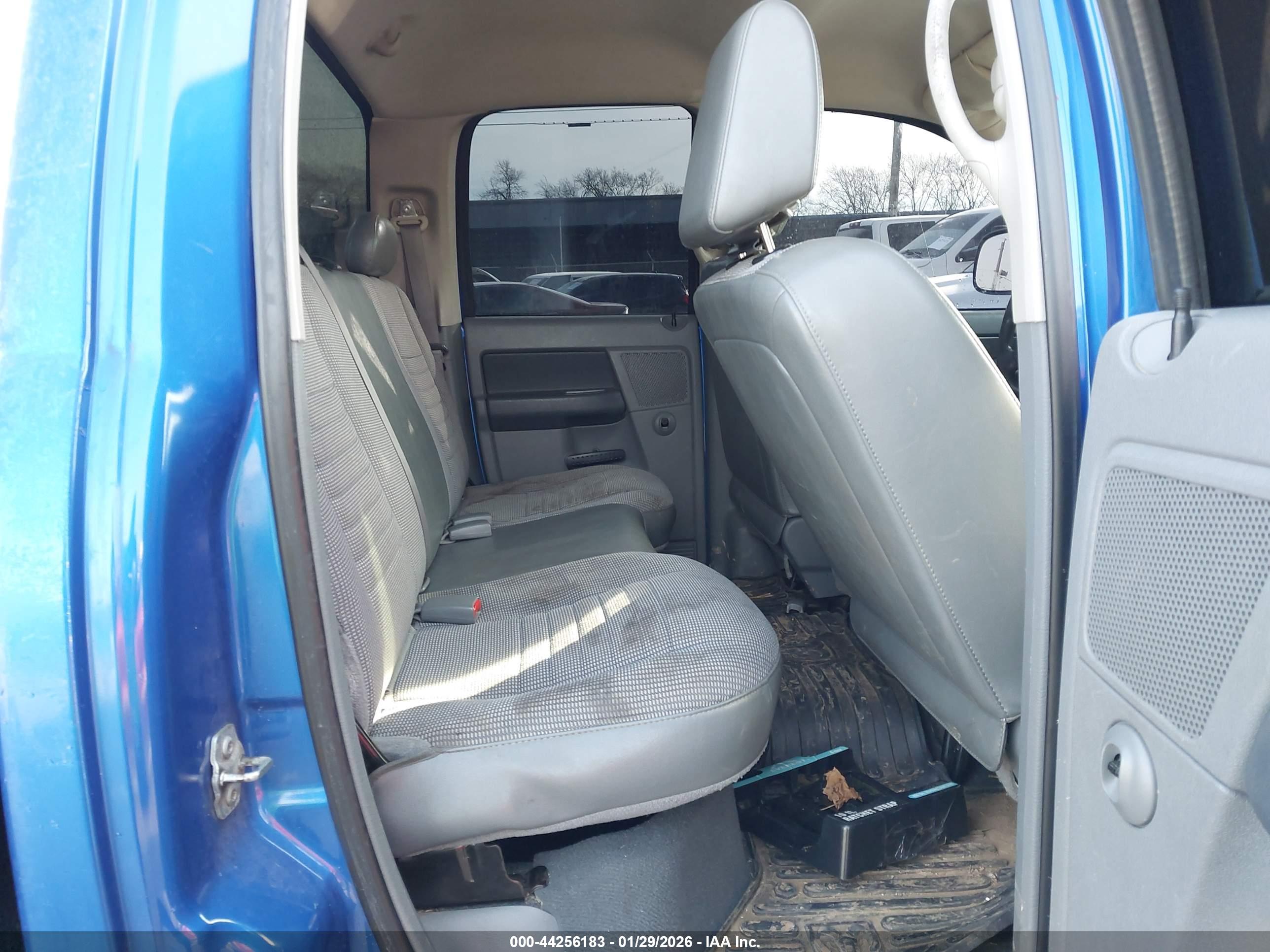 DODGE RAM image 8