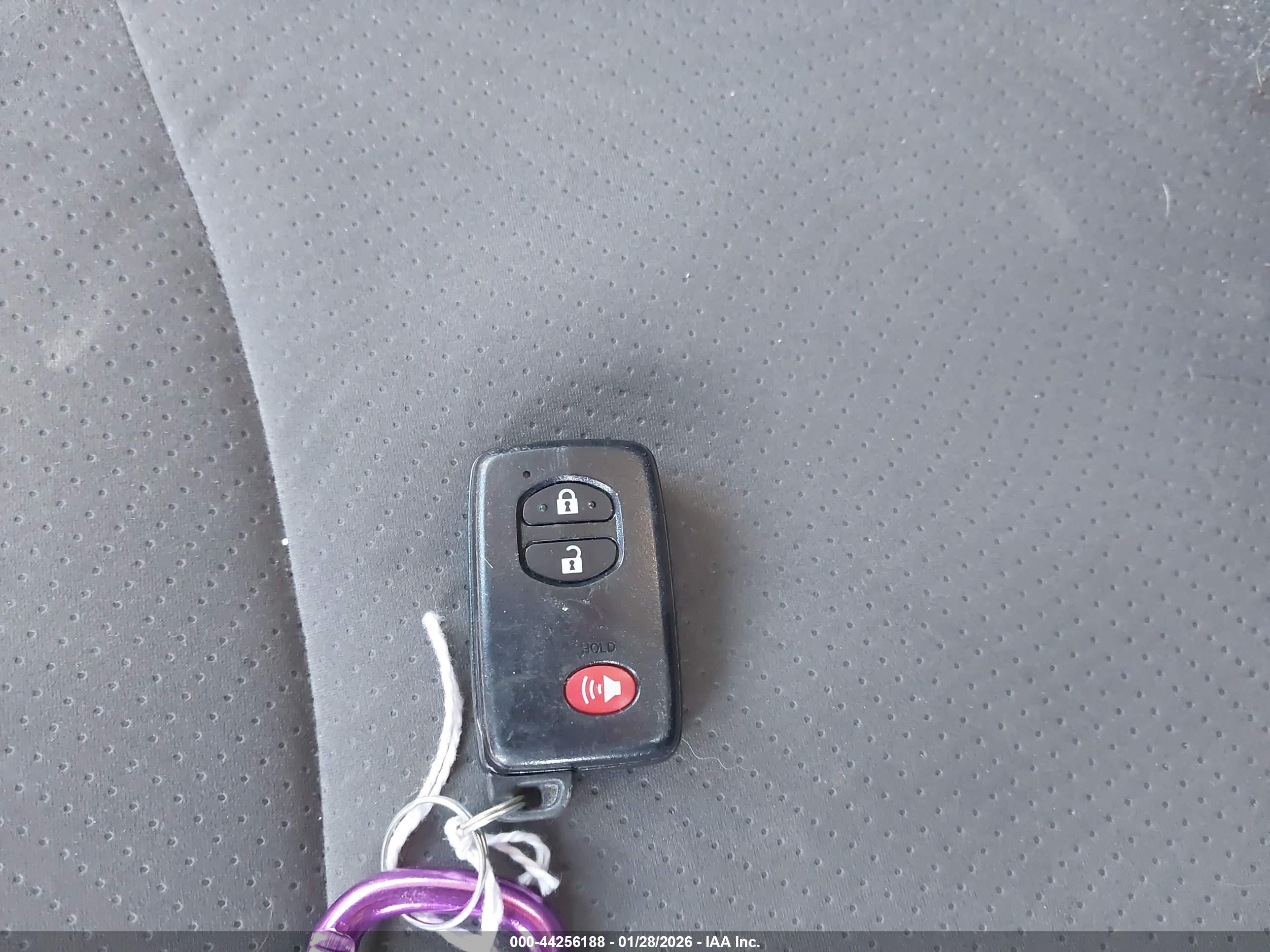 TOYOTA PRIUS image 11