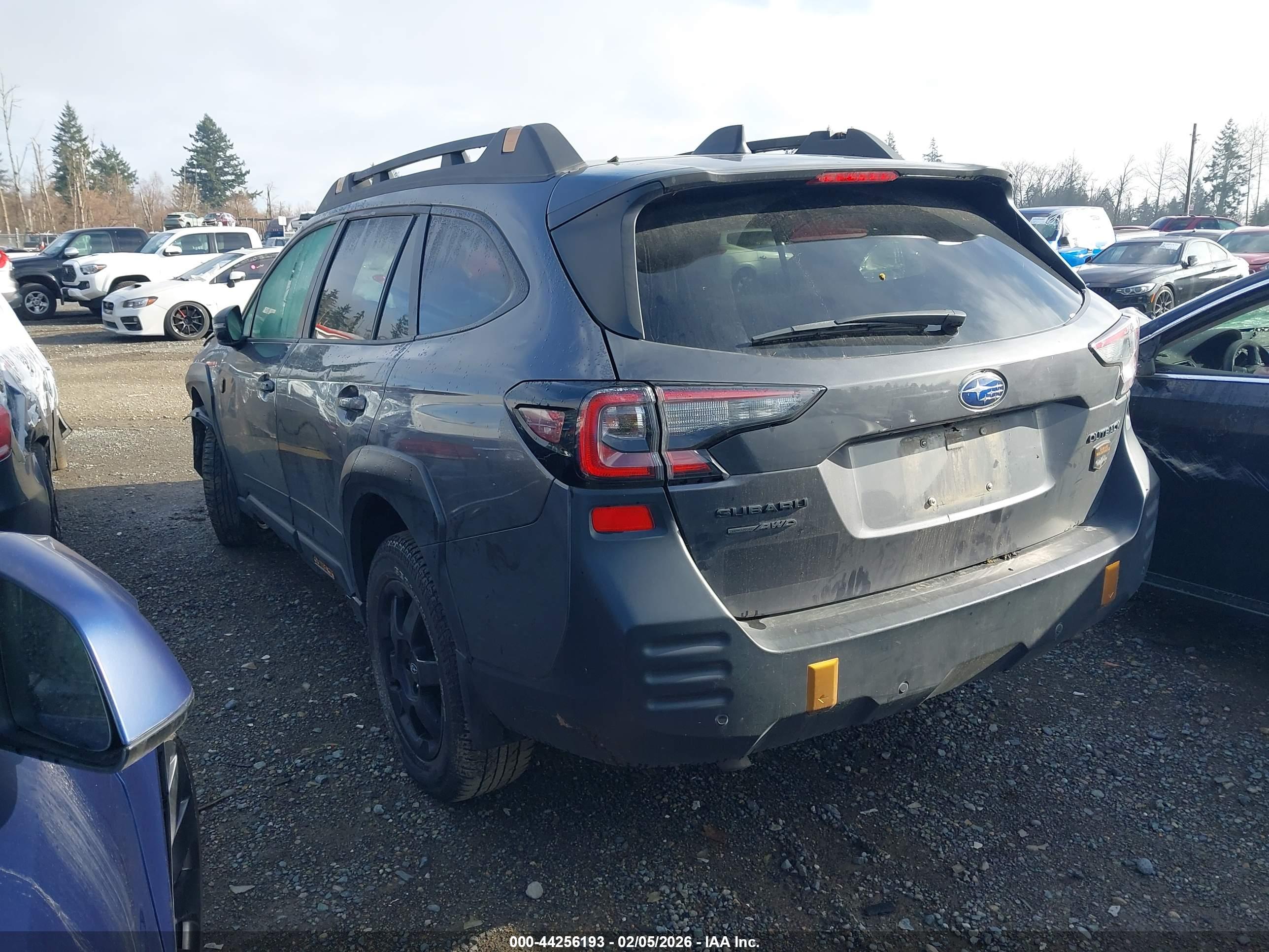 SUBARU OUTBACK image 3