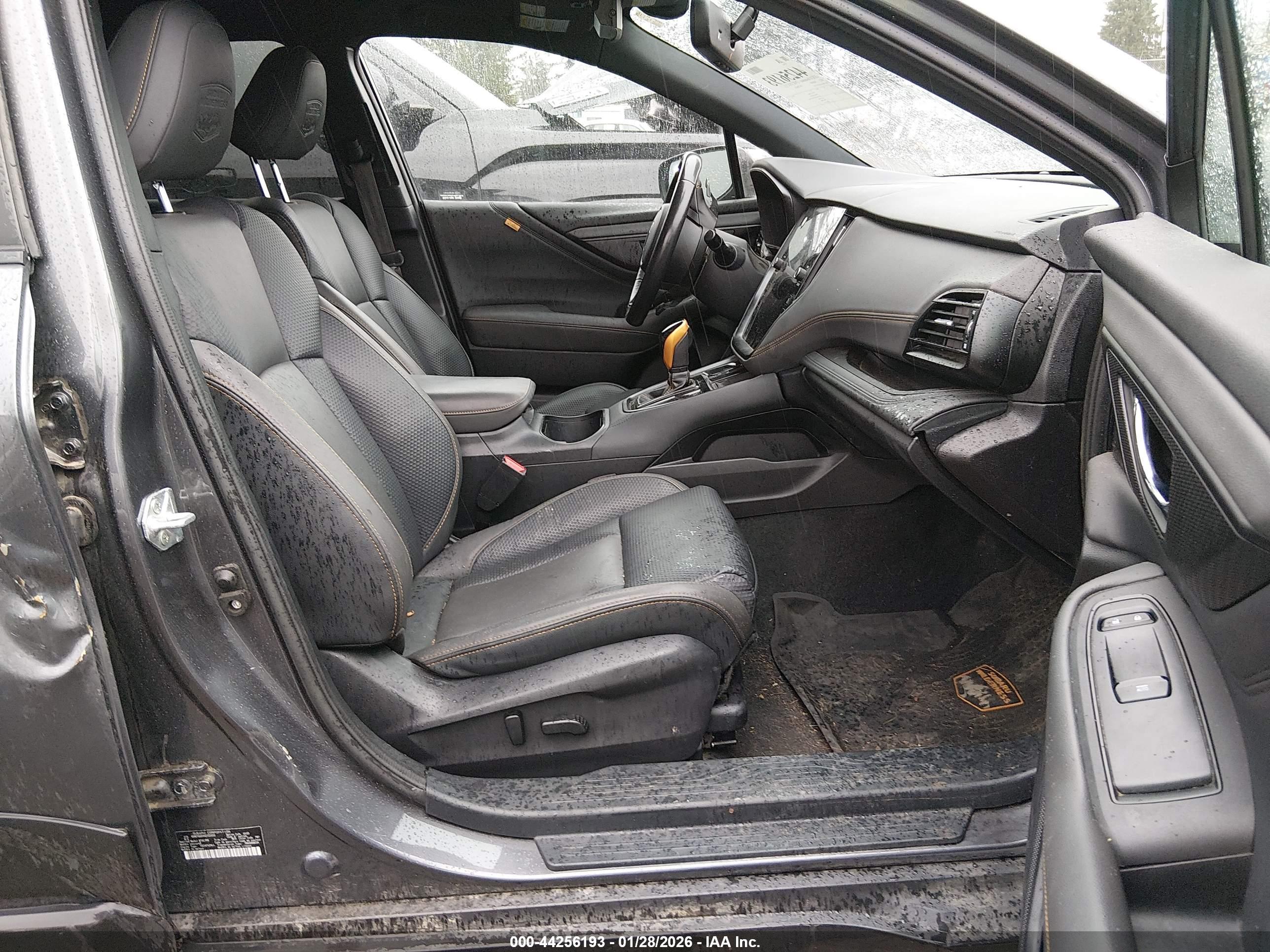 SUBARU OUTBACK image 5