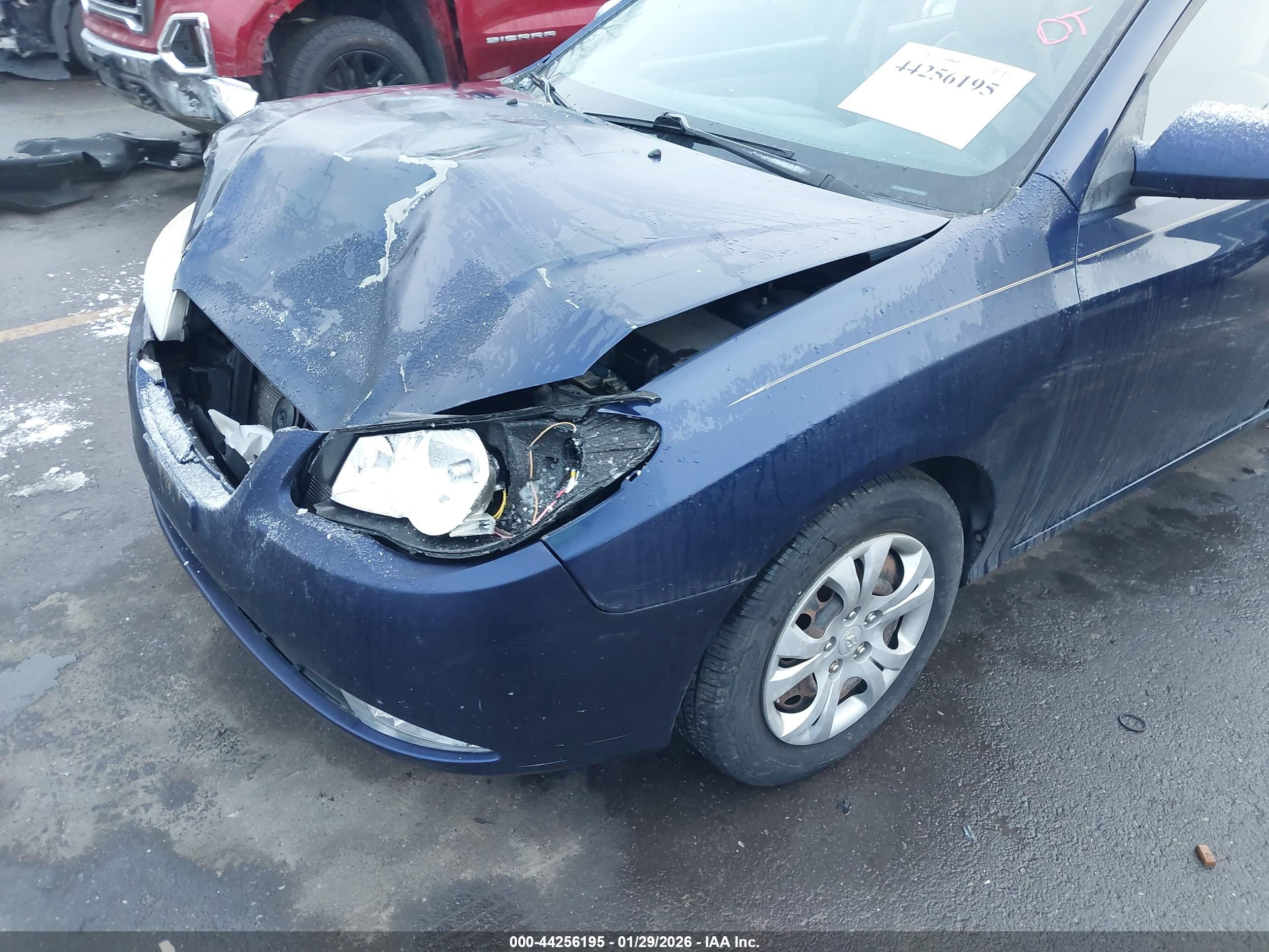 HYUNDAI ELANTRA image 6