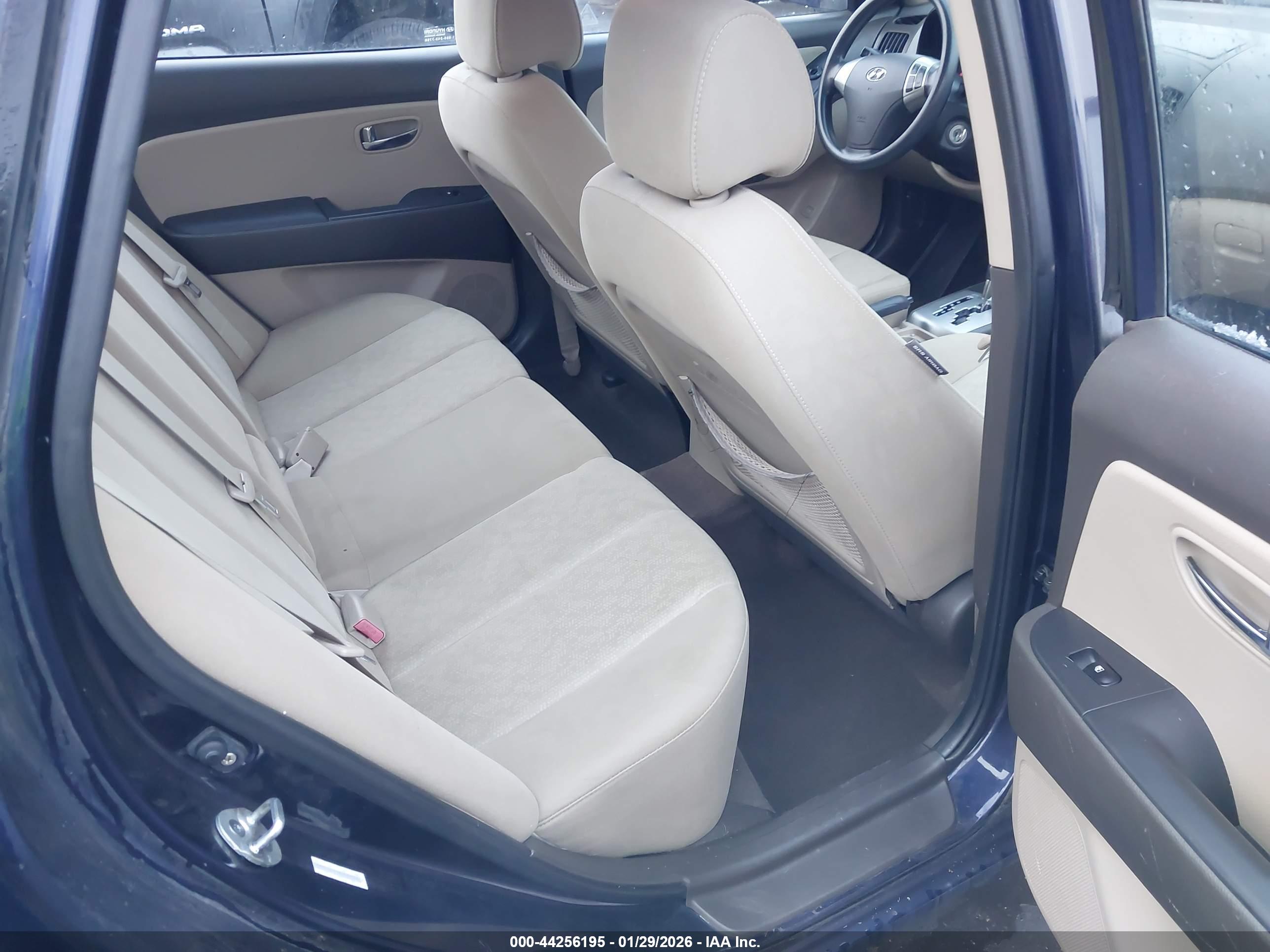 HYUNDAI ELANTRA image 8
