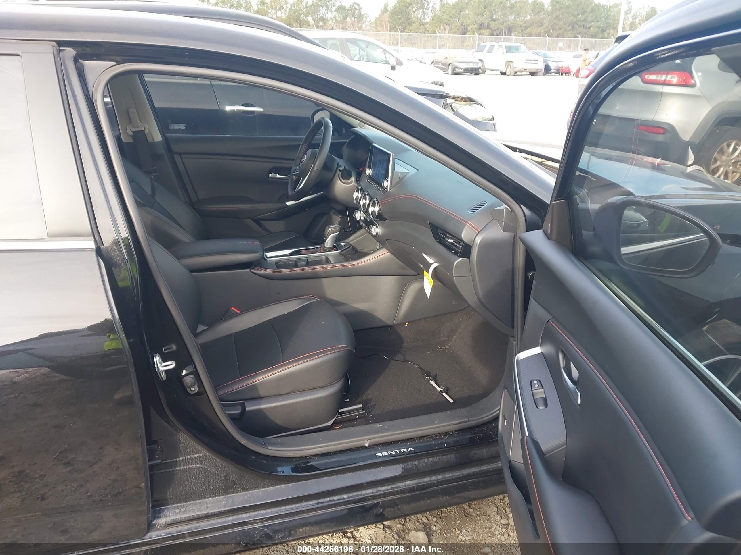 NISSAN SENTRA image 5