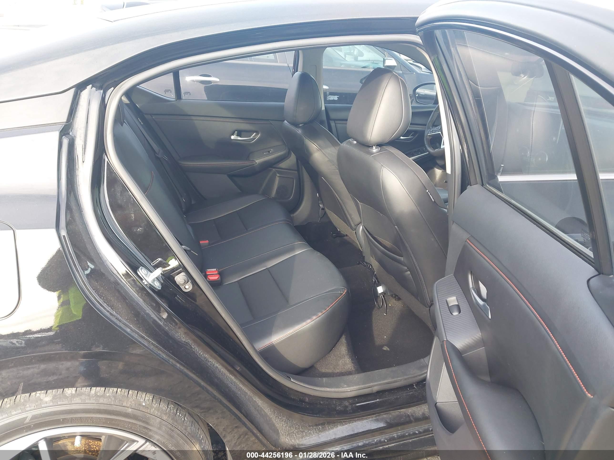 NISSAN SENTRA image 8