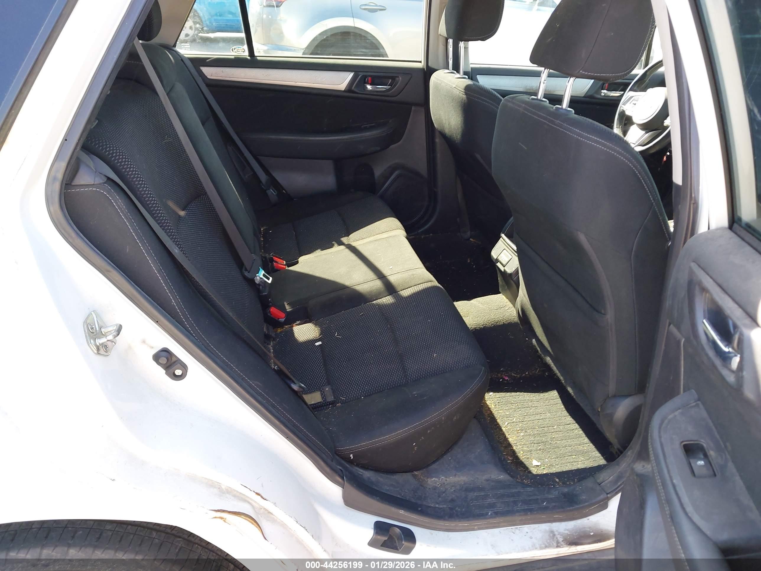 SUBARU OUTBACK image 8