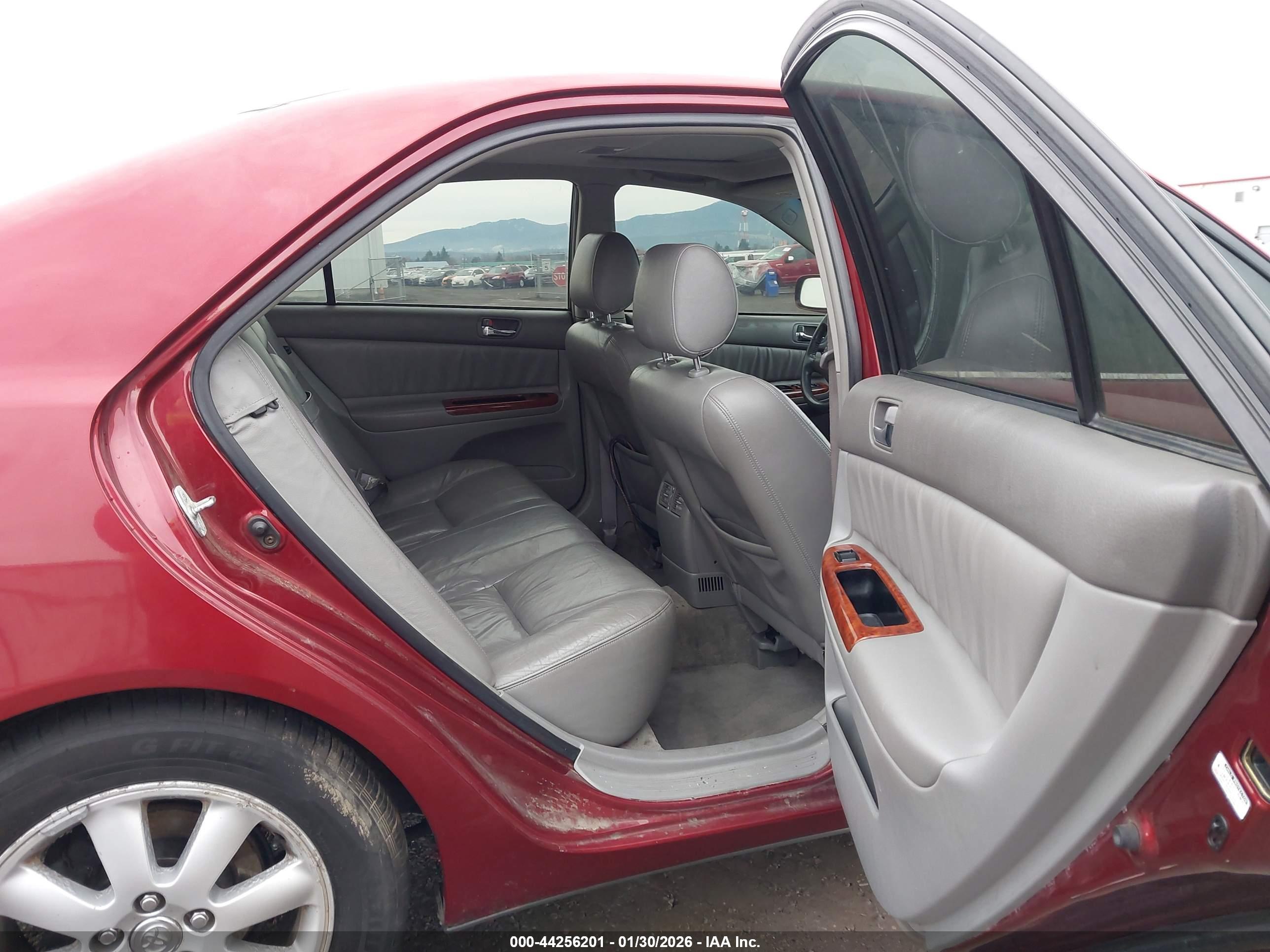 TOYOTA CAMRY image 8