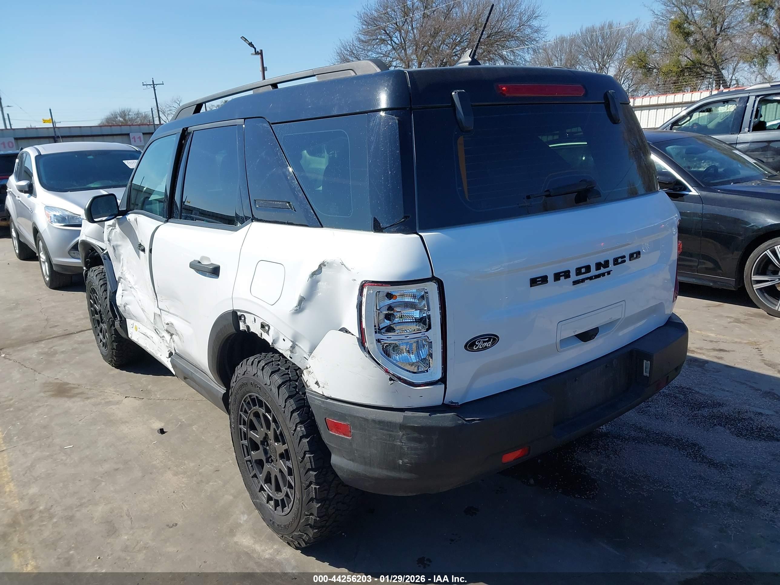 FORD BRONCO image 3