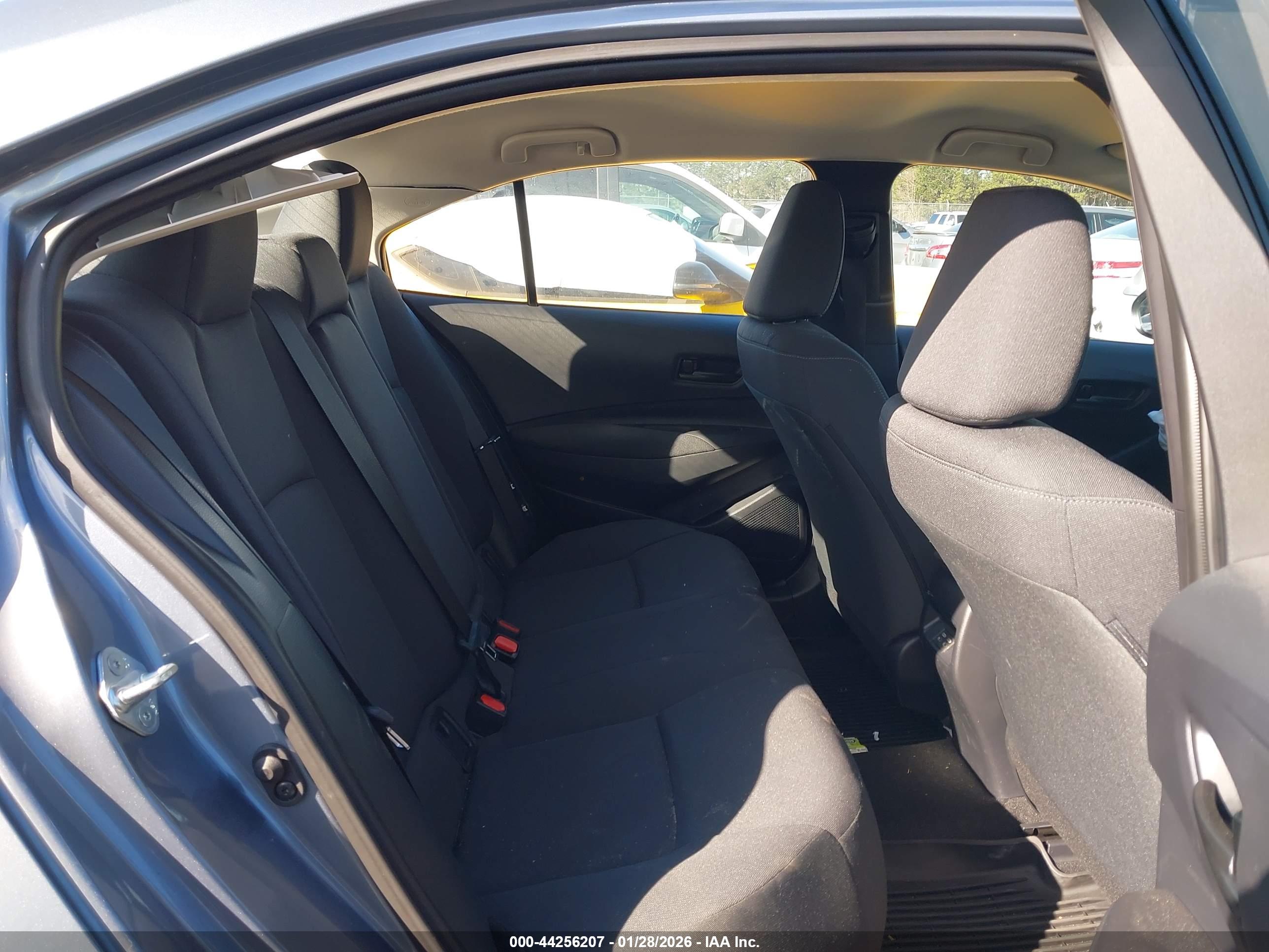 TOYOTA COROLLA image 8