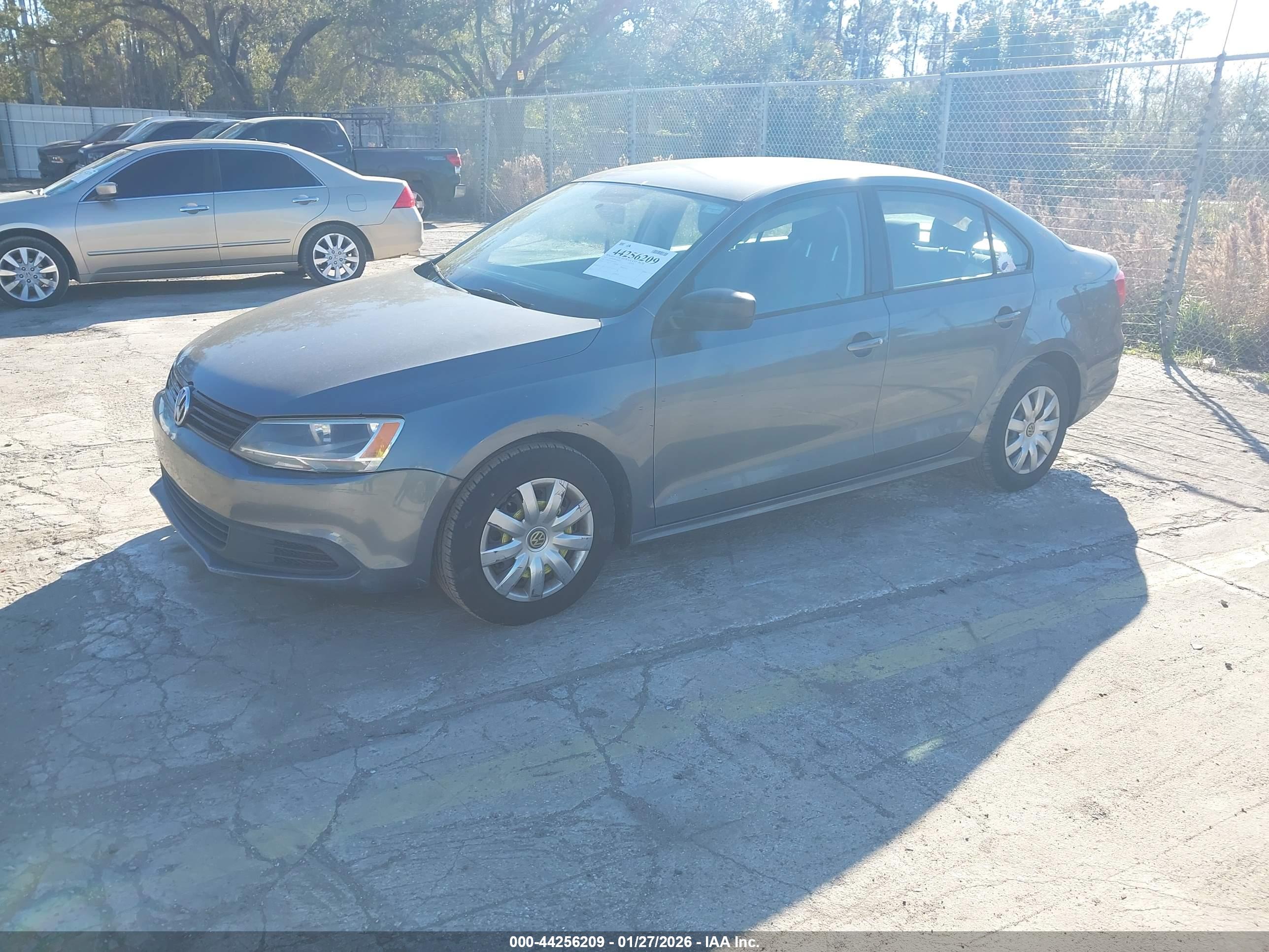 VOLKSWAGEN JETTA image 2