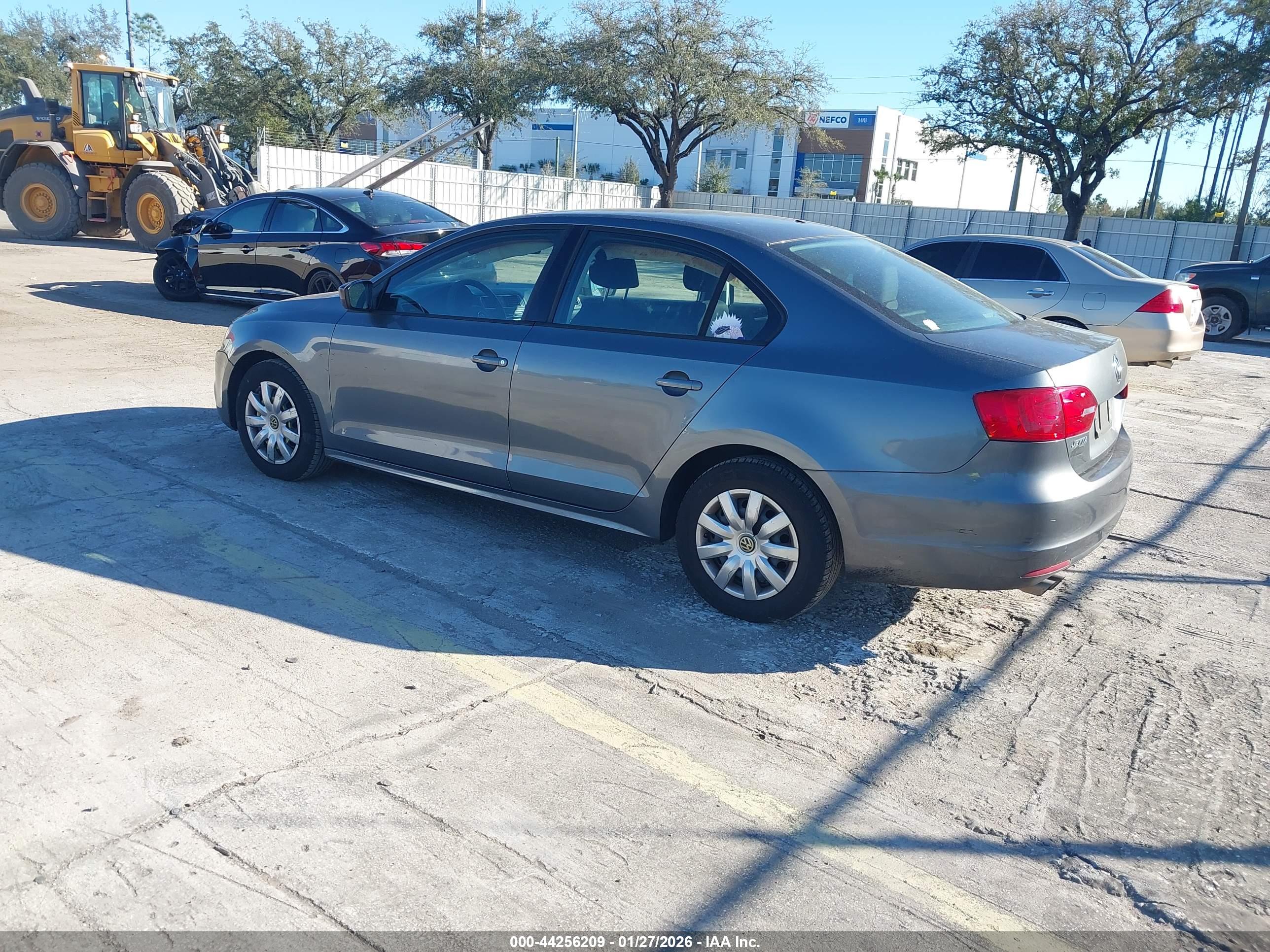 VOLKSWAGEN JETTA image 3