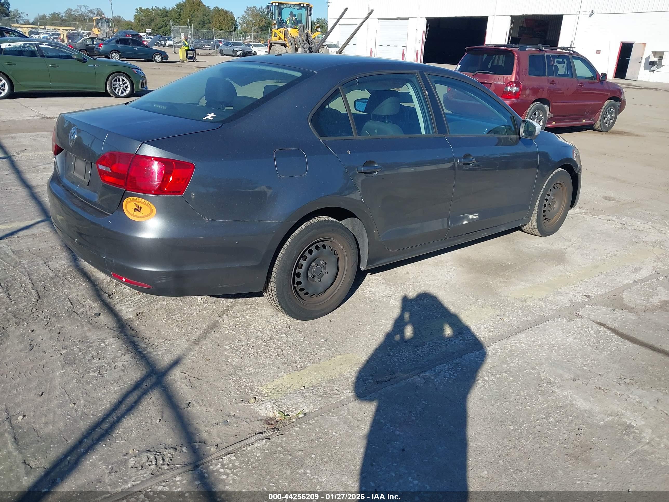 VOLKSWAGEN JETTA image 4