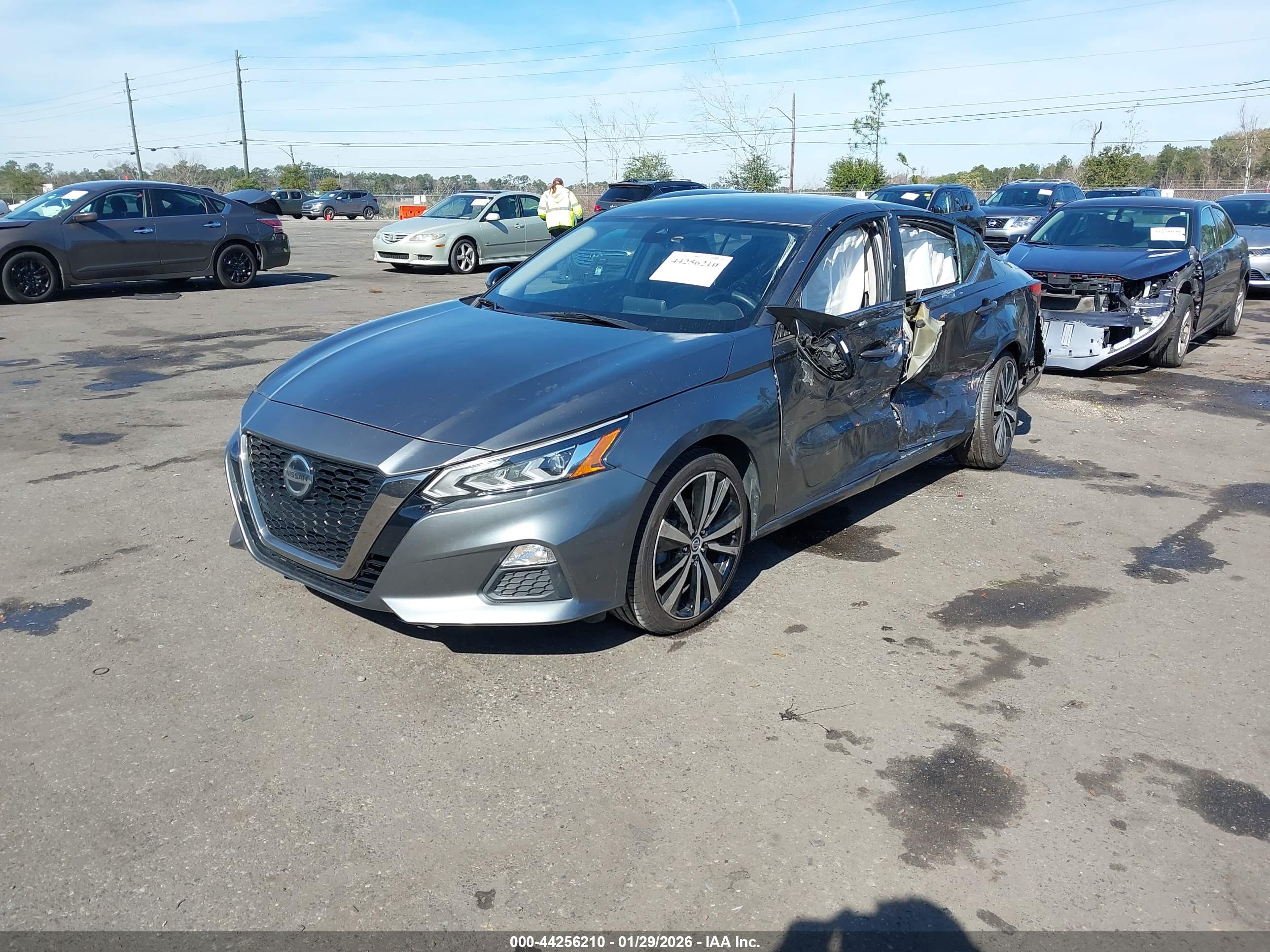 NISSAN ALTIMA image 2