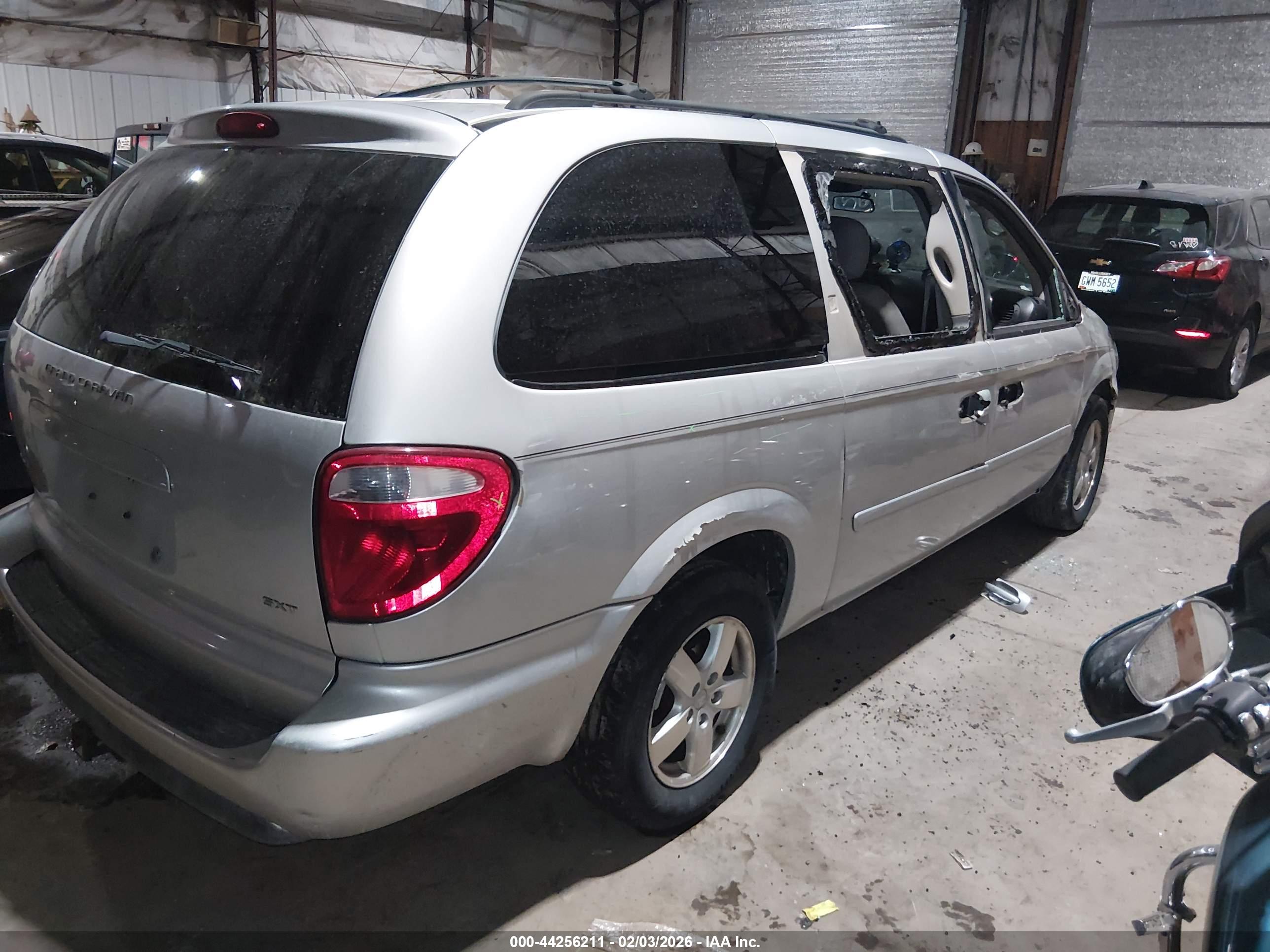DODGE GRAND image 4