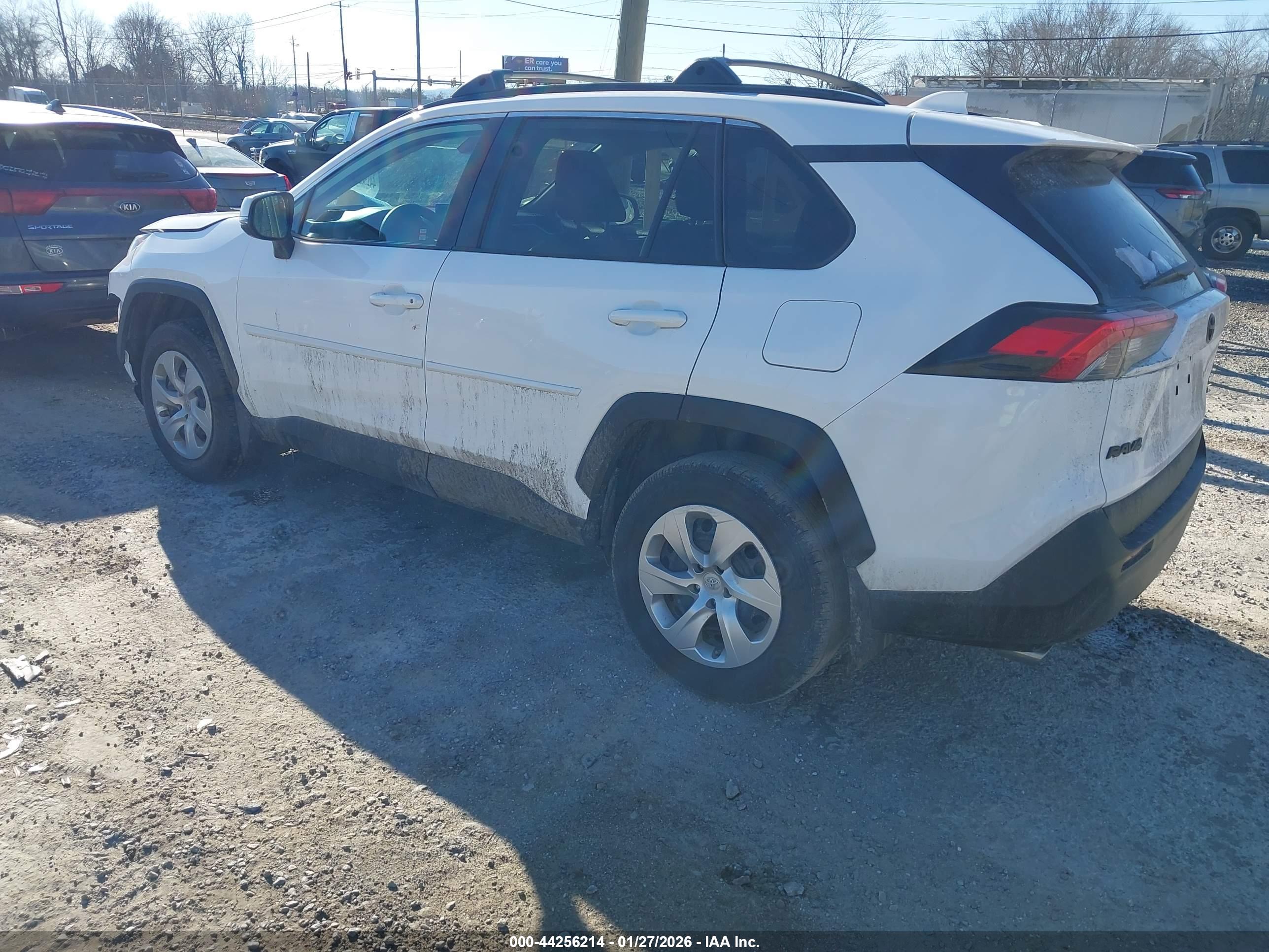 TOYOTA RAV4 image 3