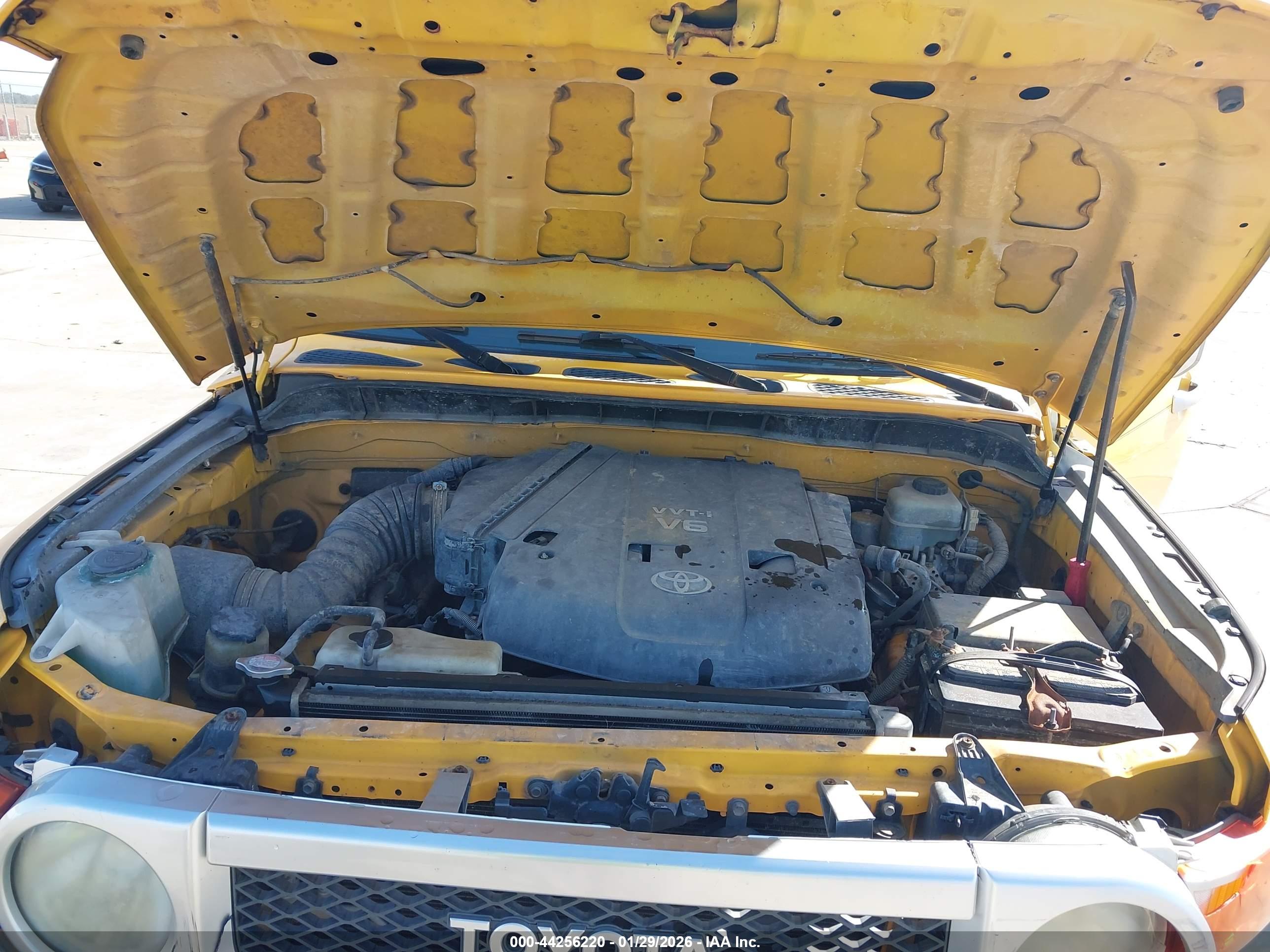 TOYOTA FJ image 10
