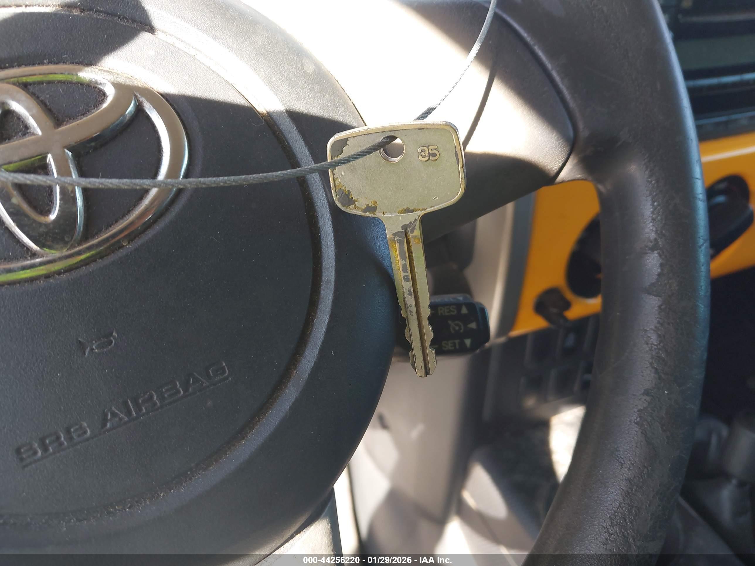 TOYOTA FJ image 11