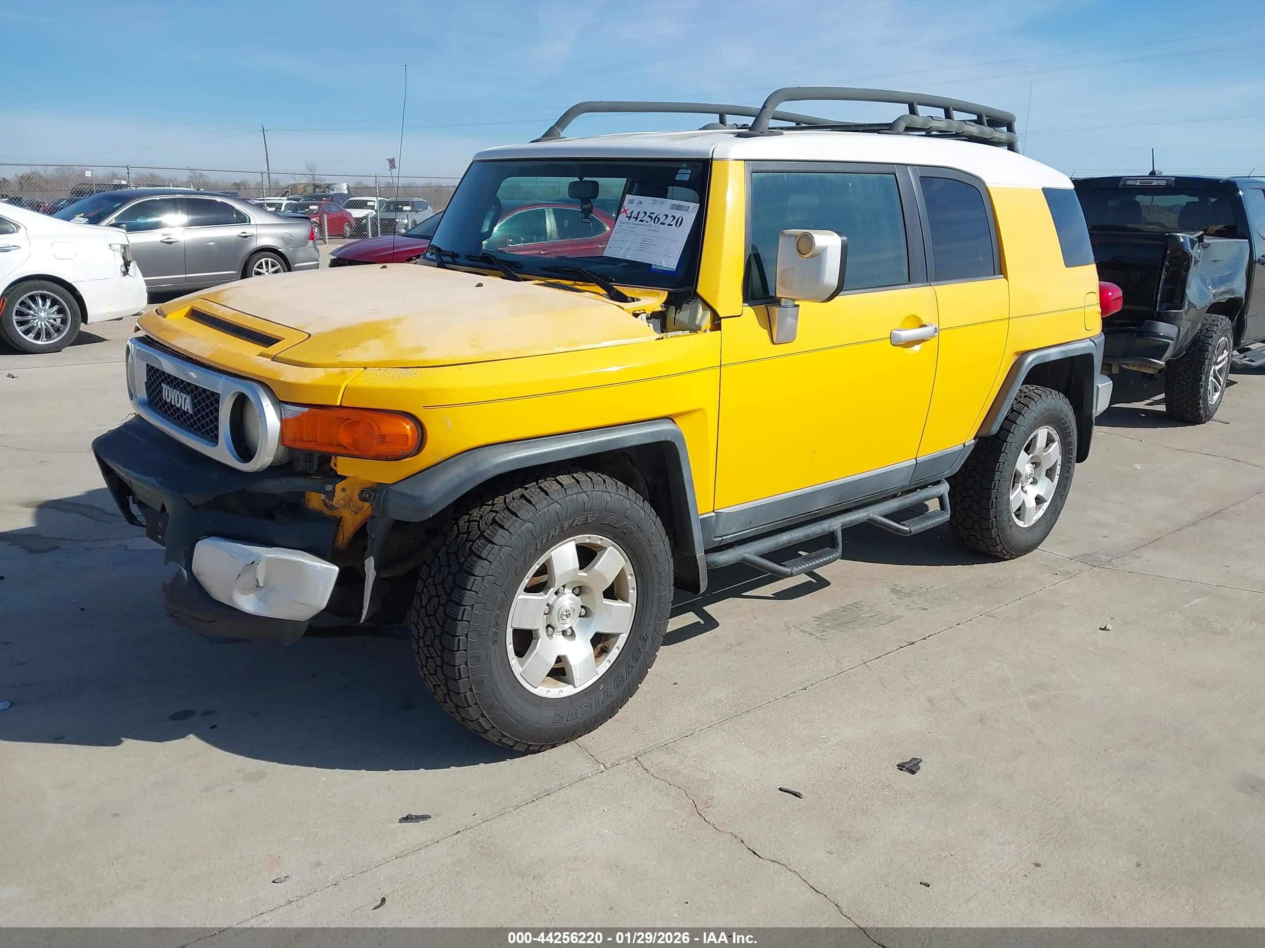 TOYOTA FJ image 2
