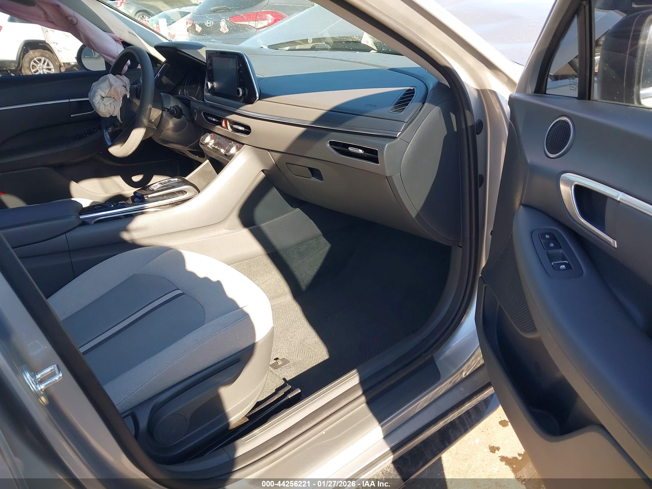 HYUNDAI SONATA image 5