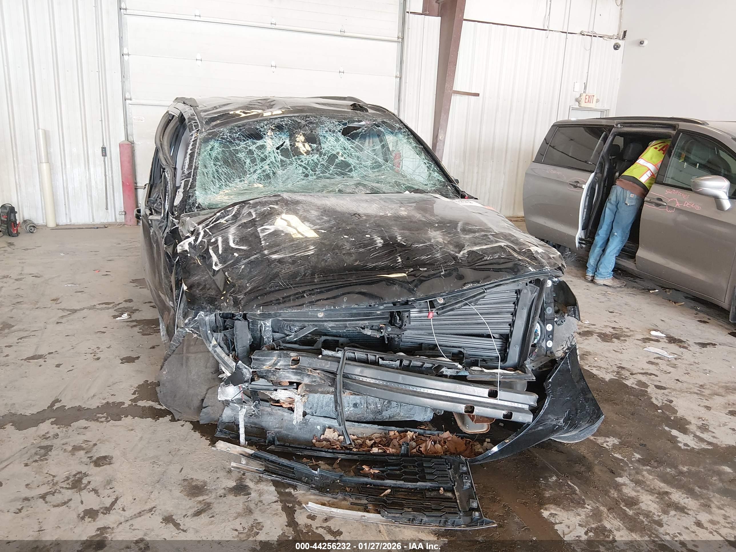 CHEVROLET TAHOE image 6