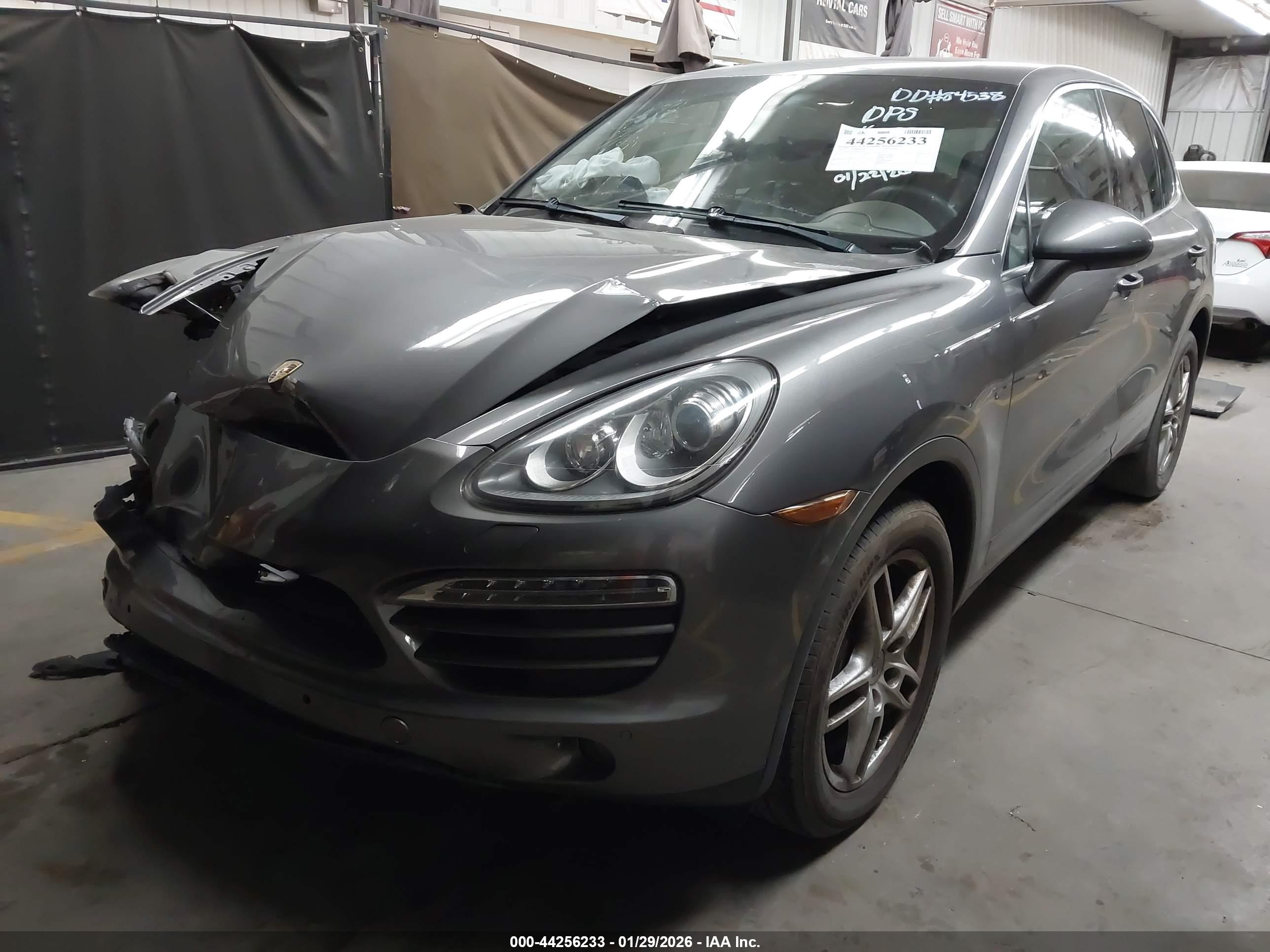 PORSCHE CAYENNE image 2