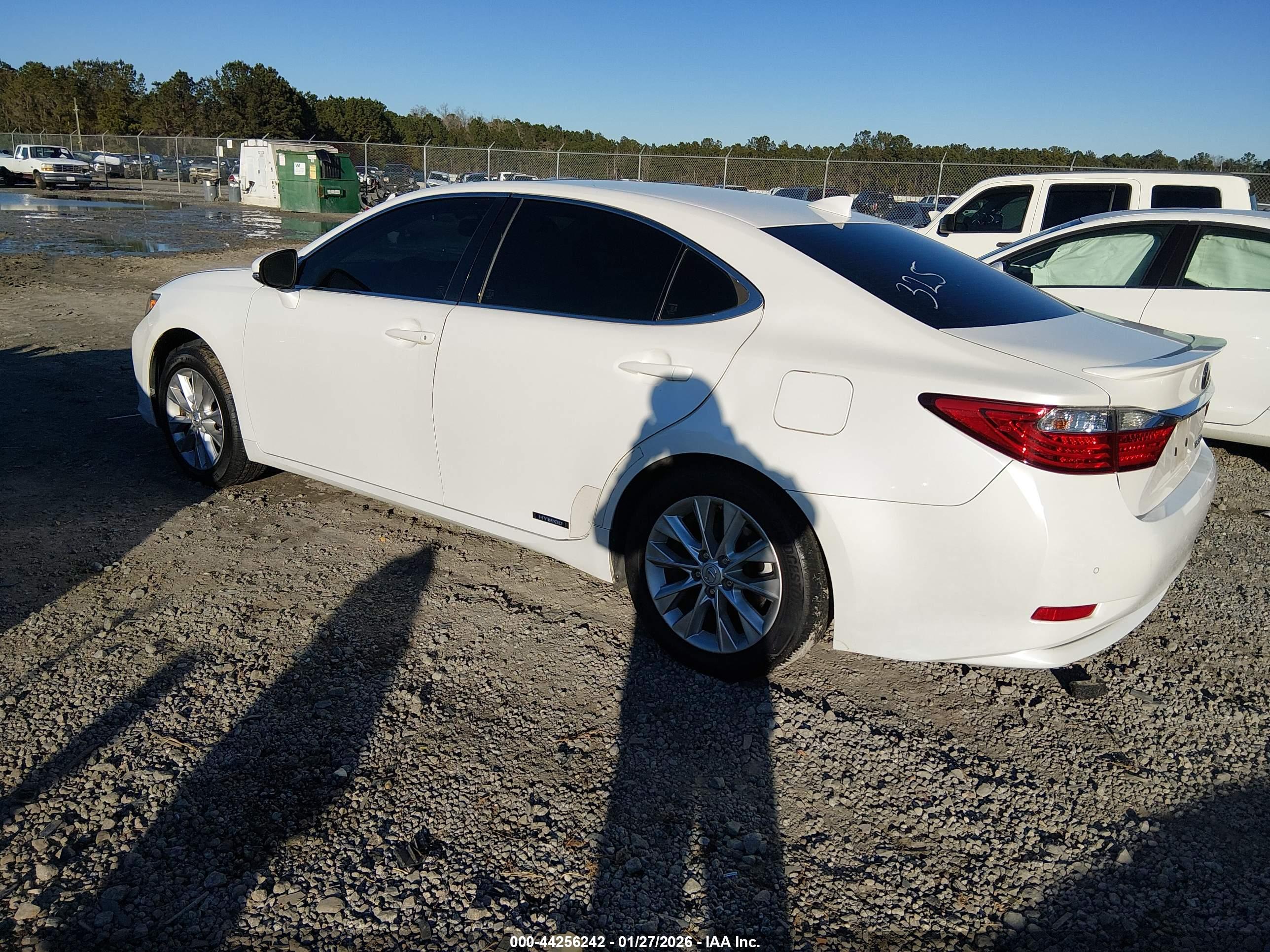 LEXUS ES image 3