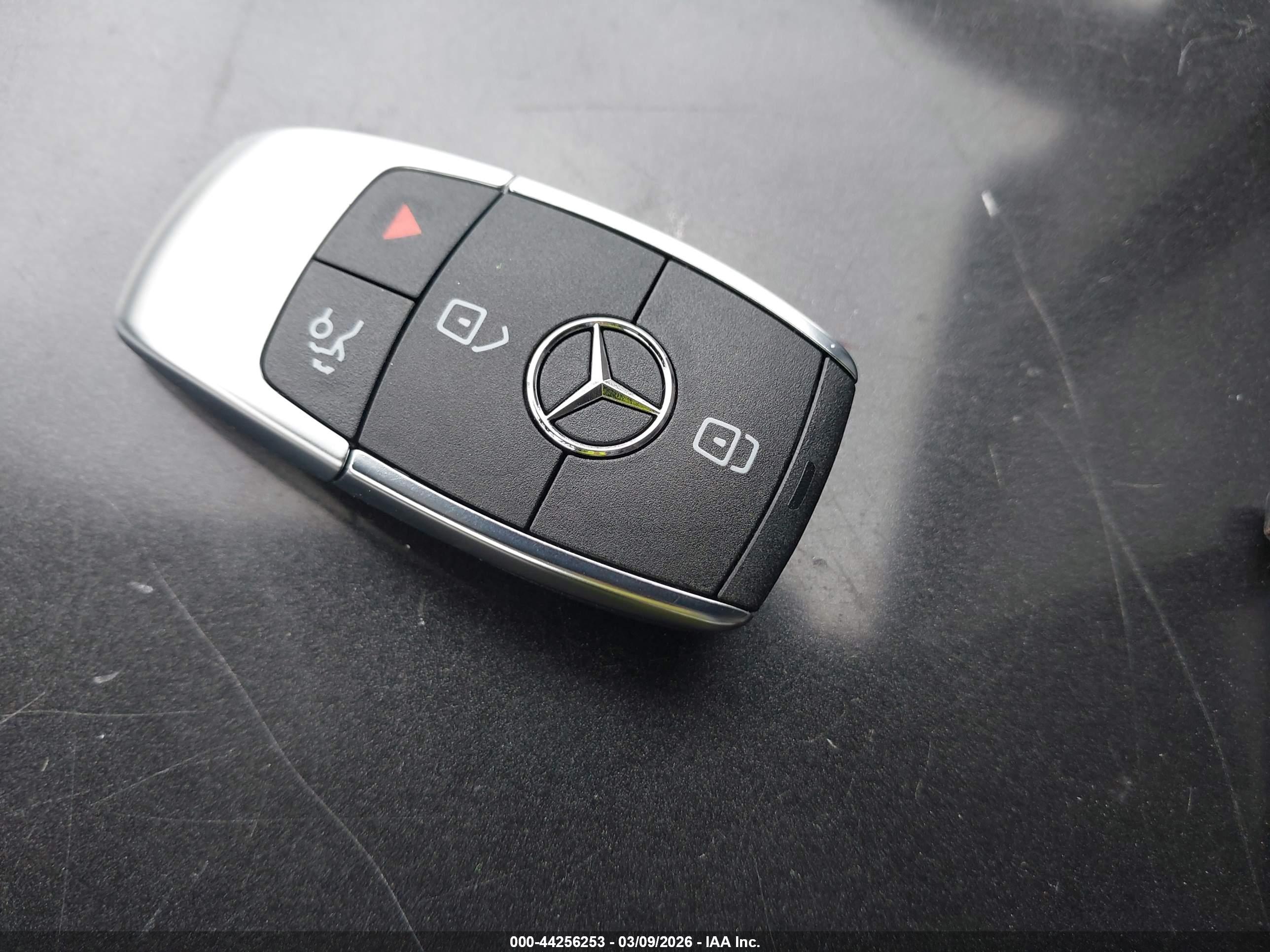 MERCEDES-BENZ GLE image 11