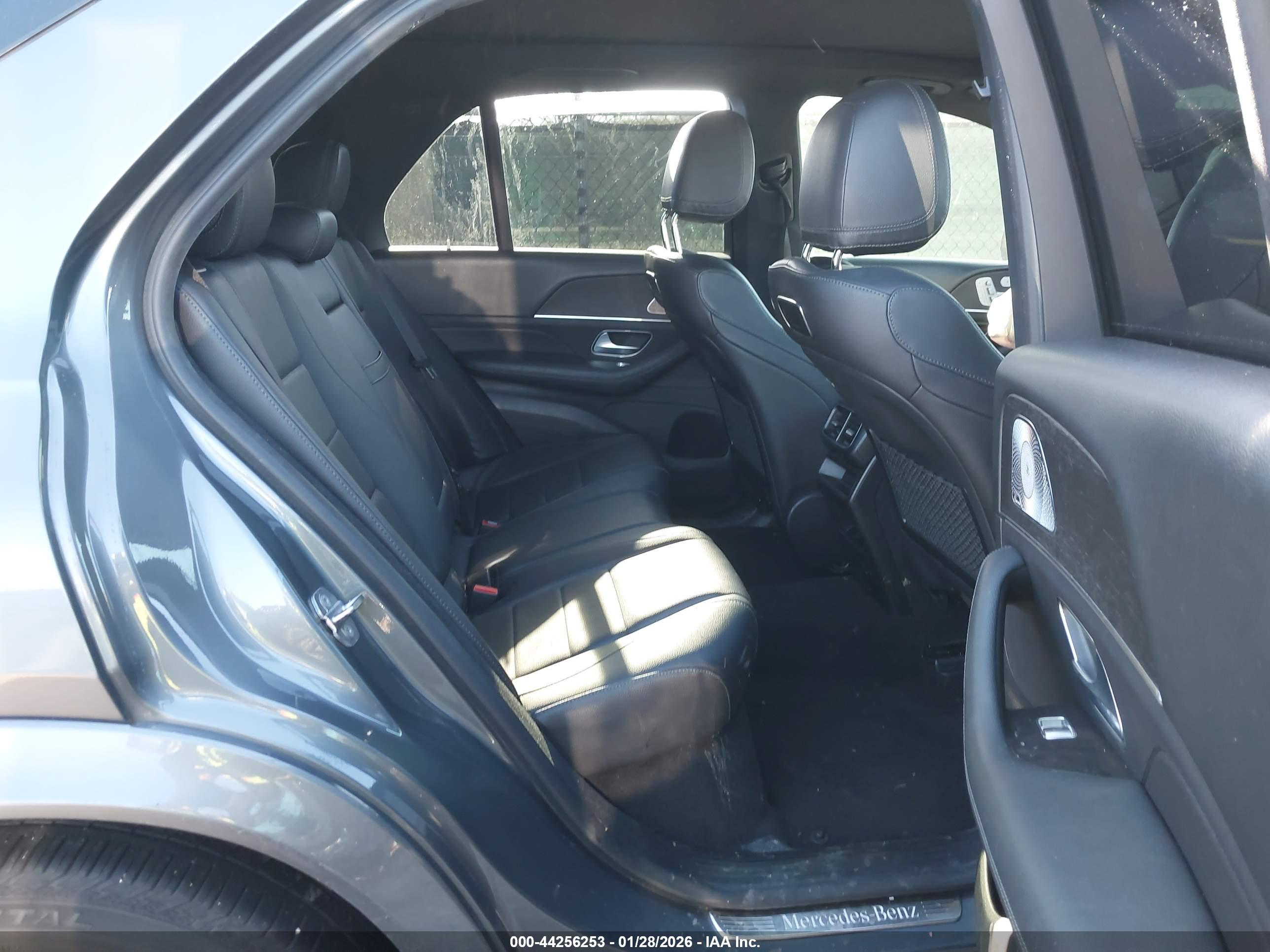 MERCEDES-BENZ GLE image 8