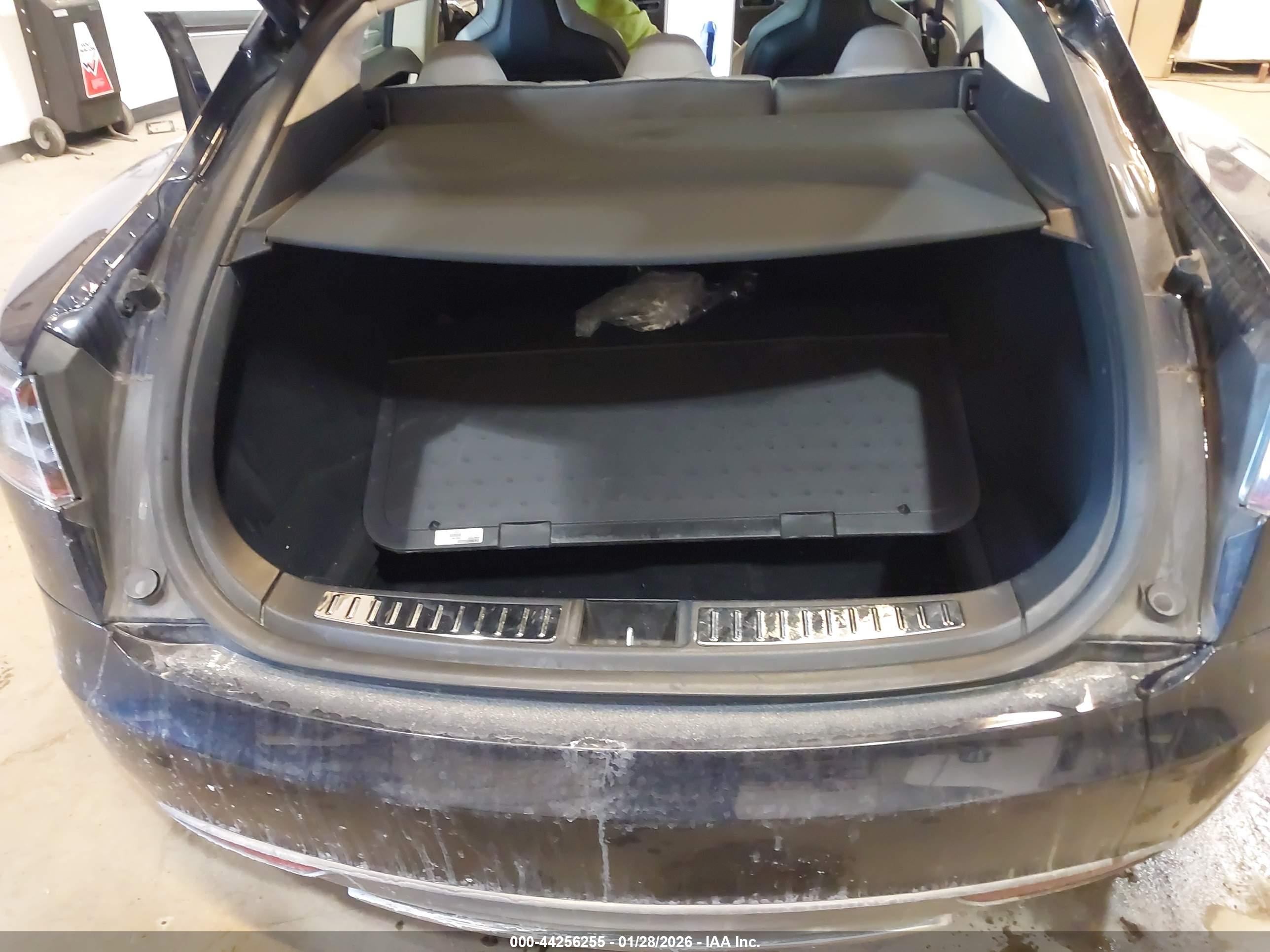 TESLA MODEL image 10