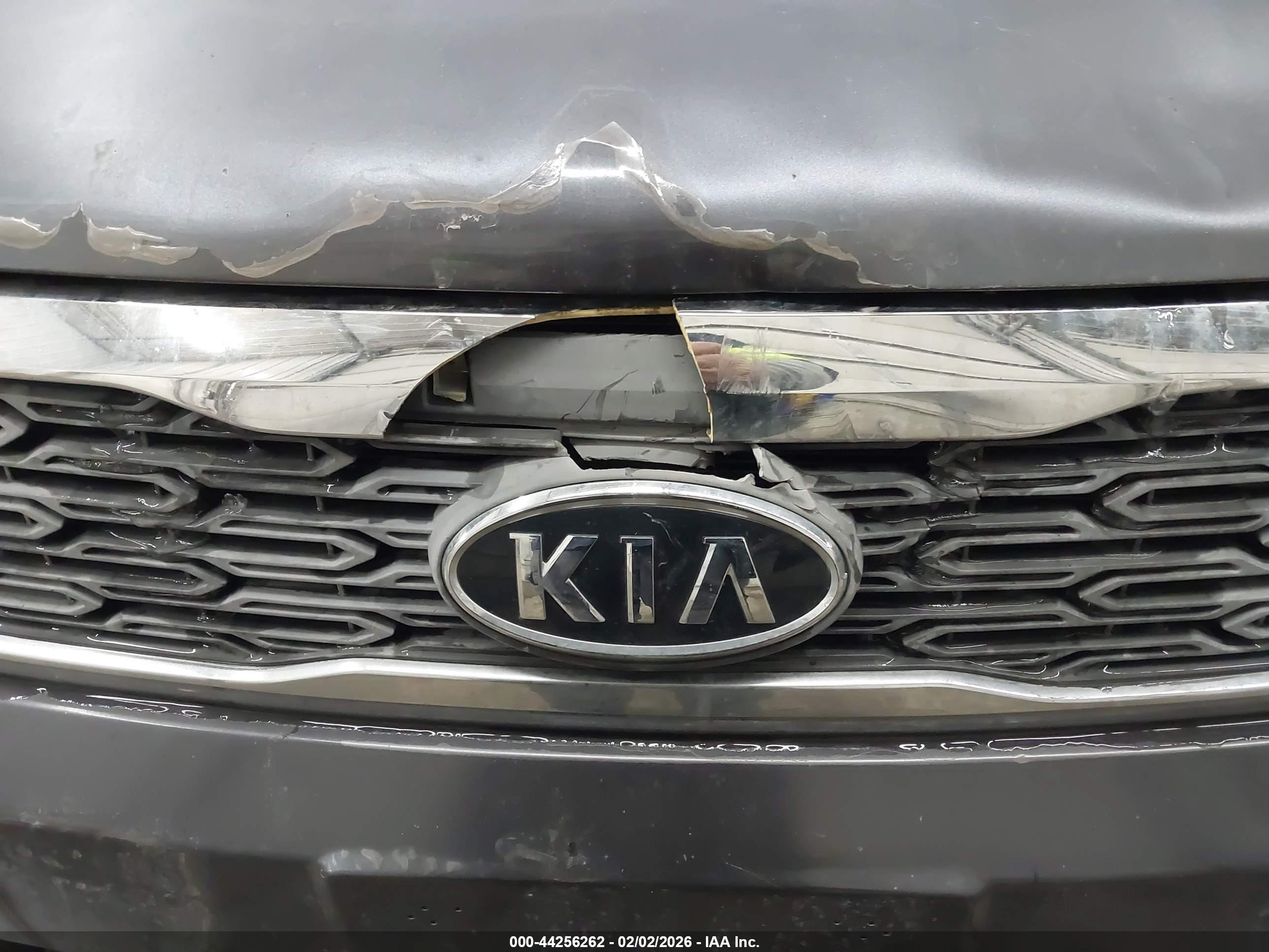 KIA SEDONA image 6