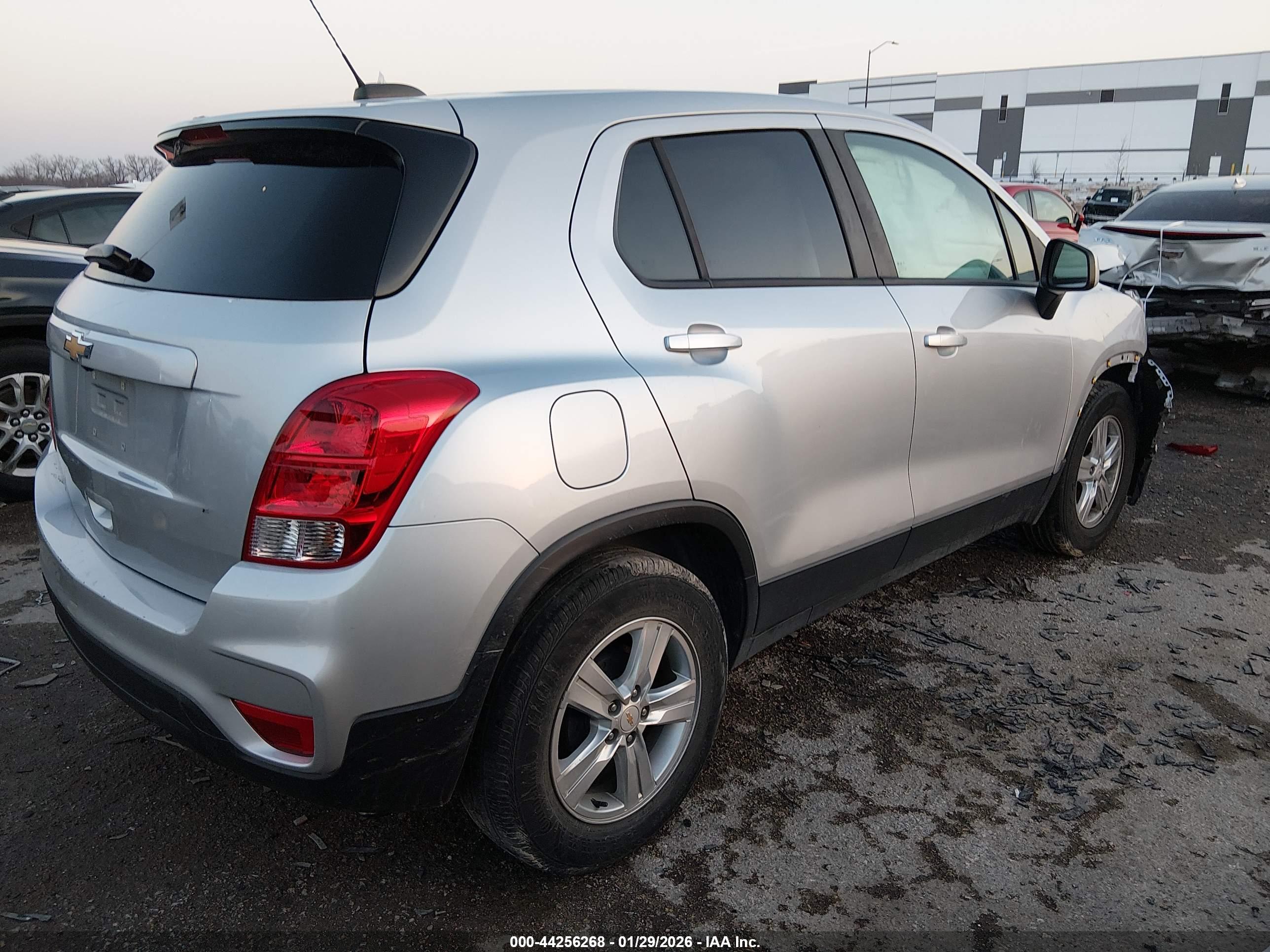 CHEVROLET TRAX image 4