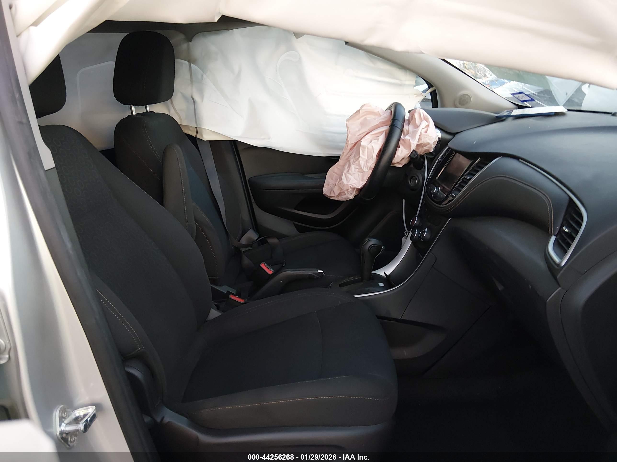 CHEVROLET TRAX image 5