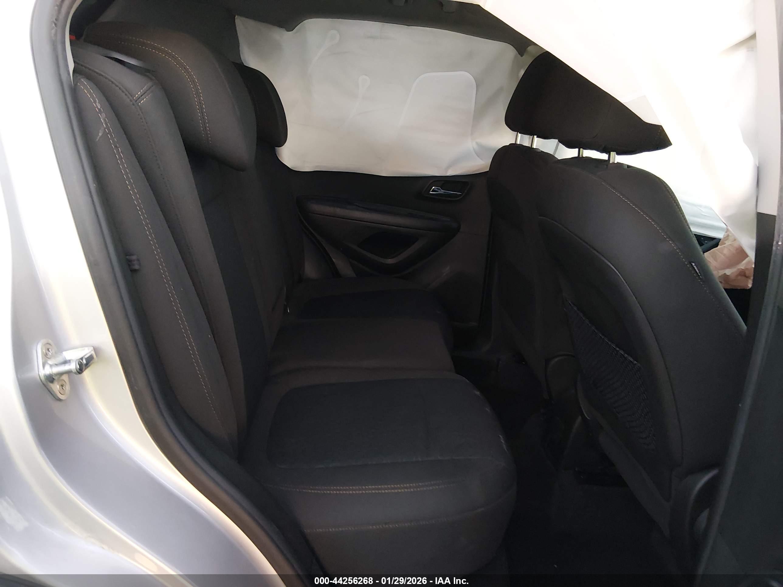 CHEVROLET TRAX image 8