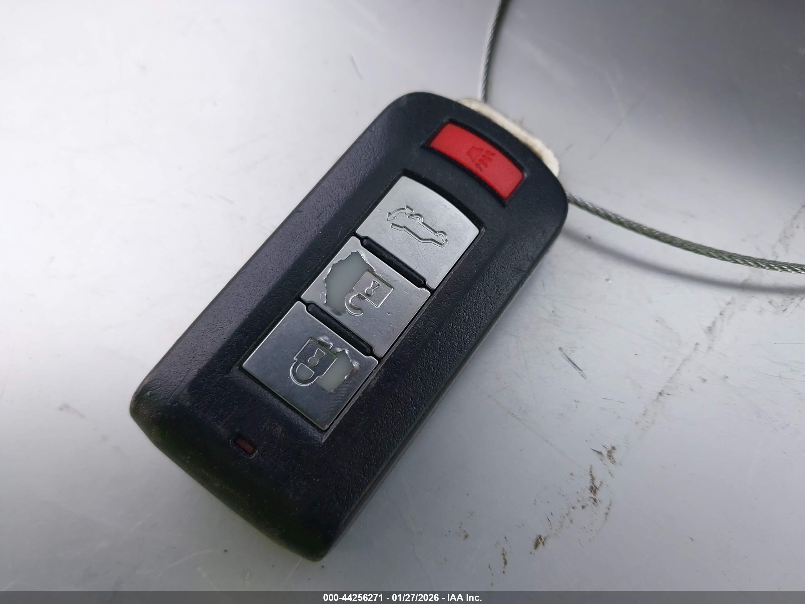 MITSUBISHI OUTLANDER image 11