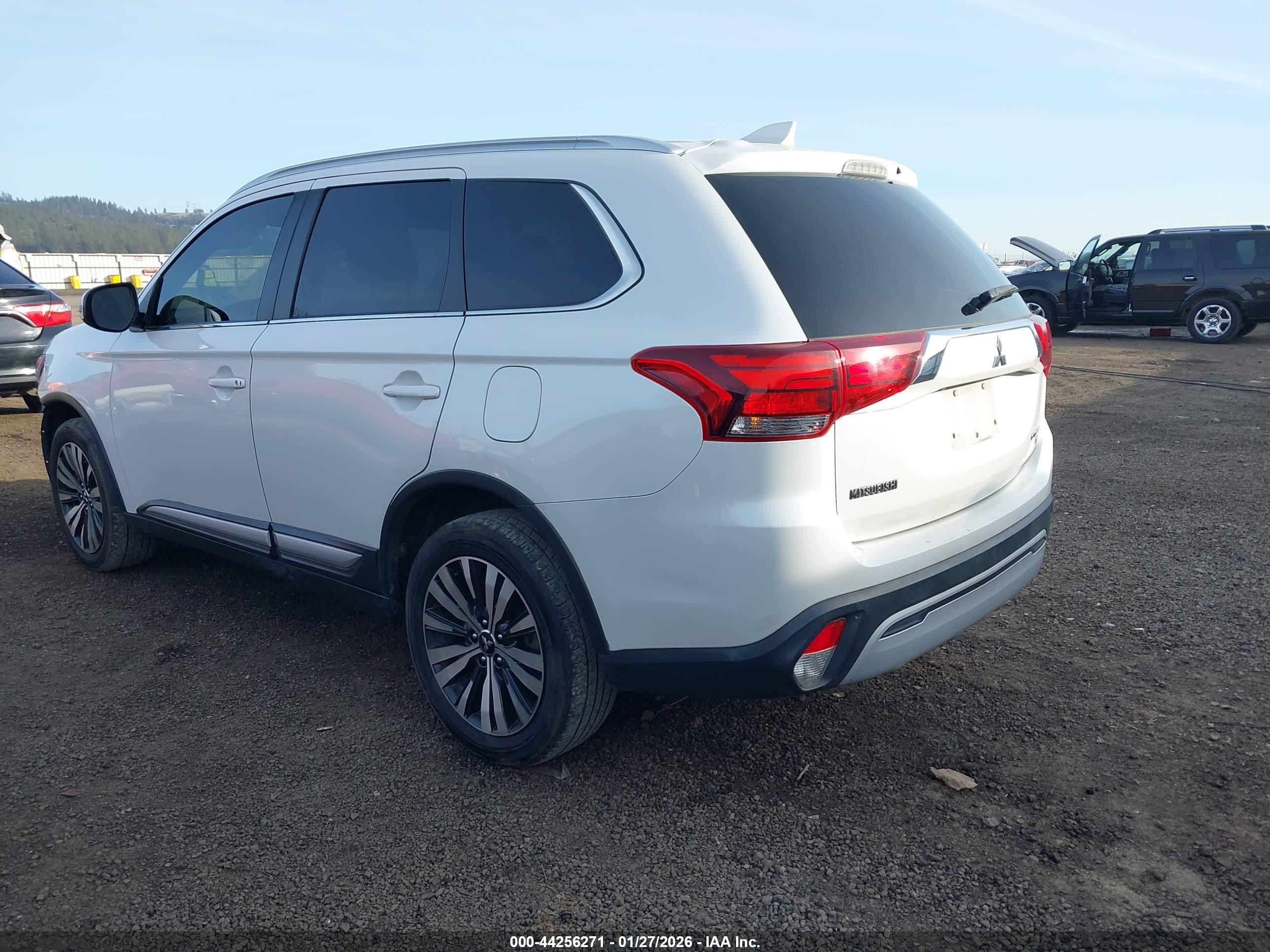 MITSUBISHI OUTLANDER image 3