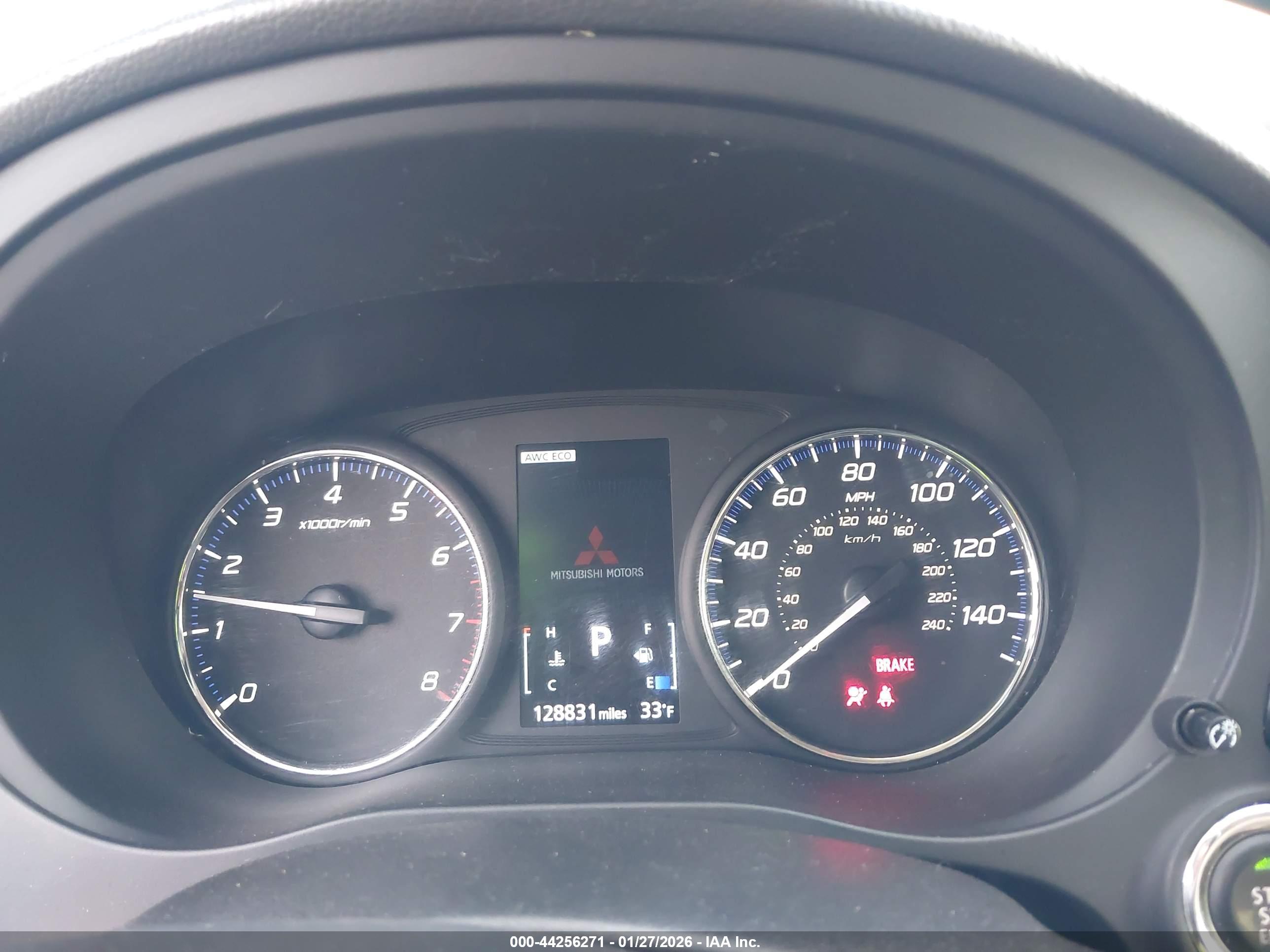 MITSUBISHI OUTLANDER image 7