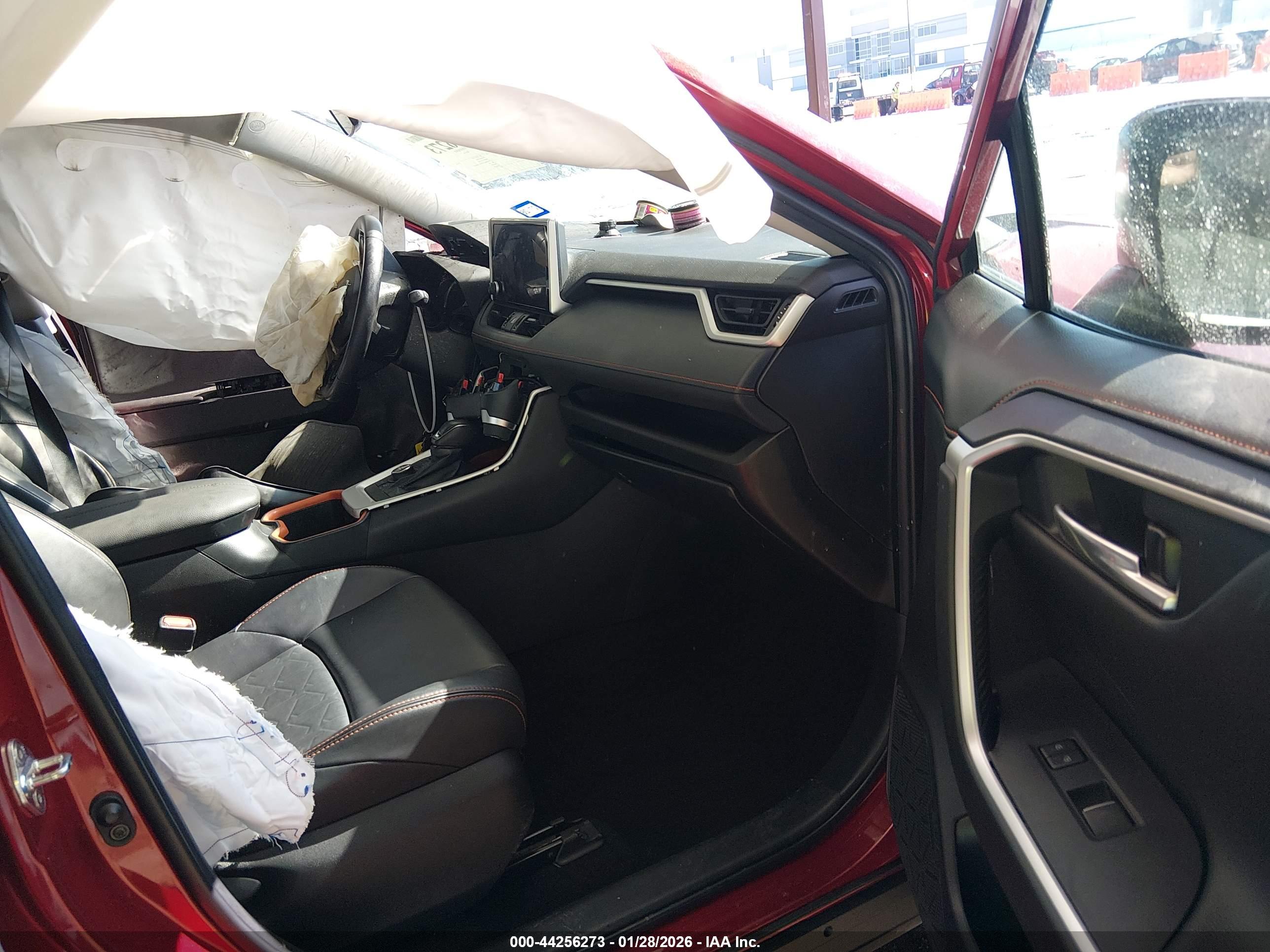 TOYOTA RAV4 image 5