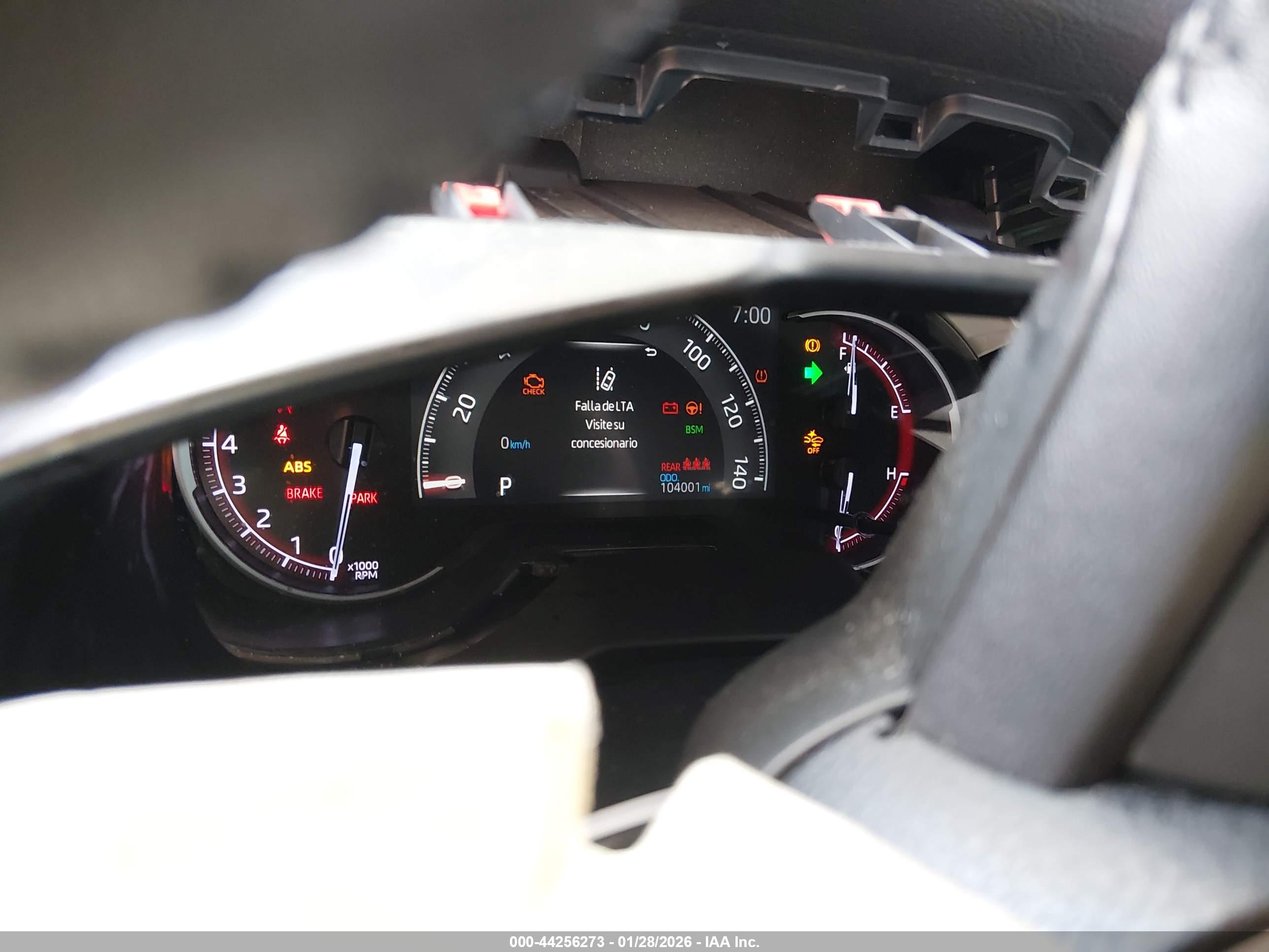 TOYOTA RAV4 image 7