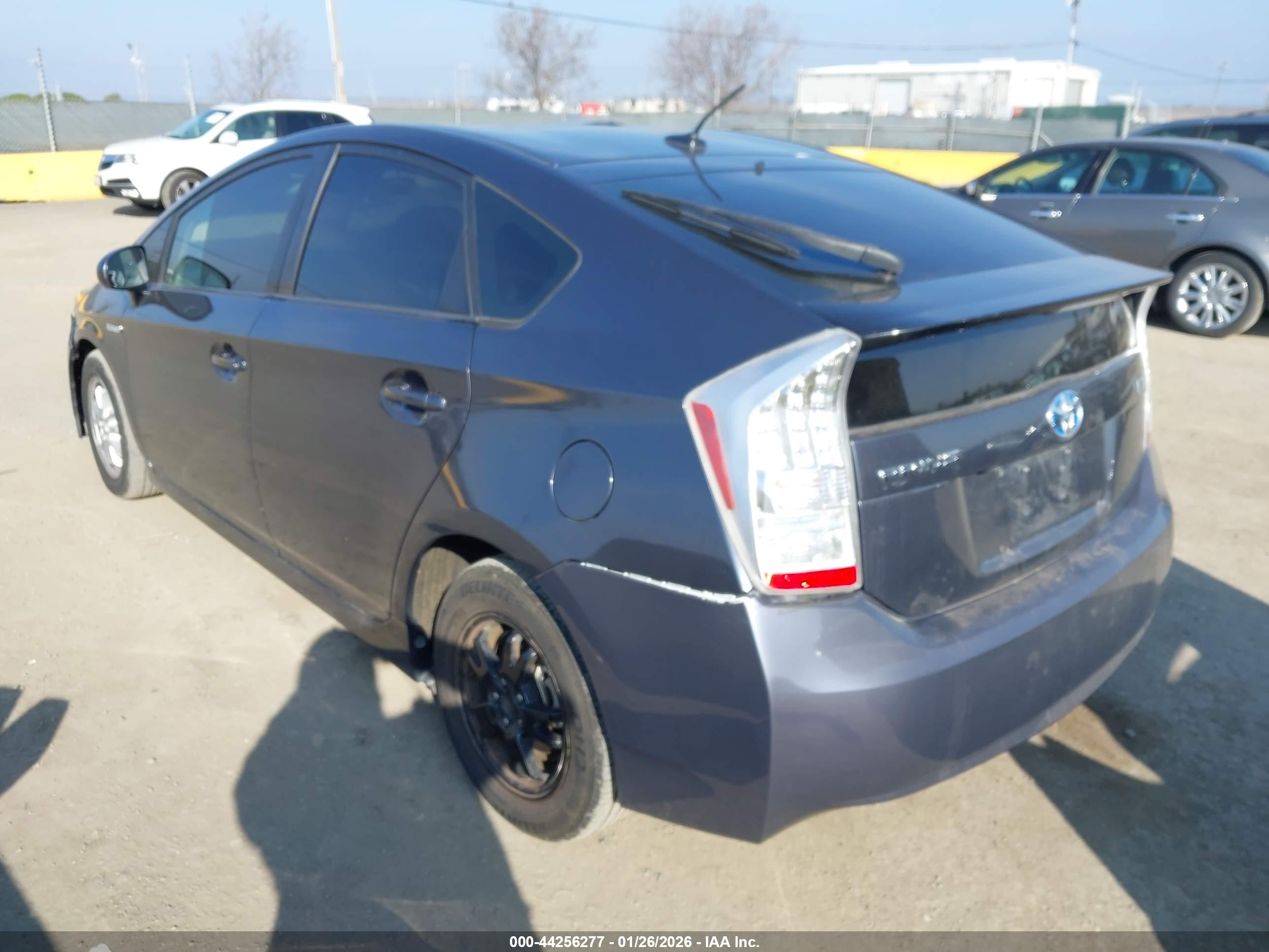 TOYOTA PRIUS image 3