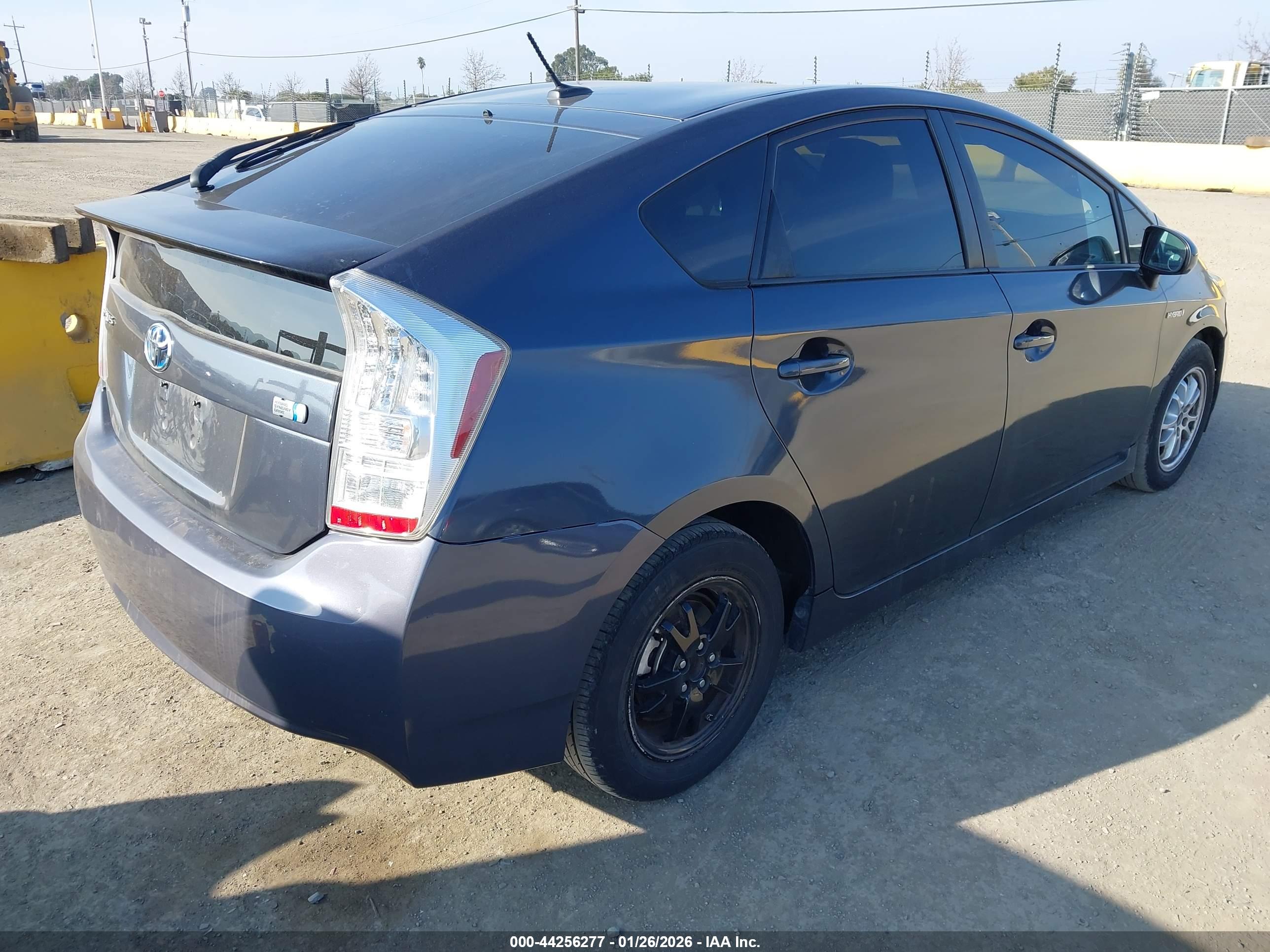 TOYOTA PRIUS image 4